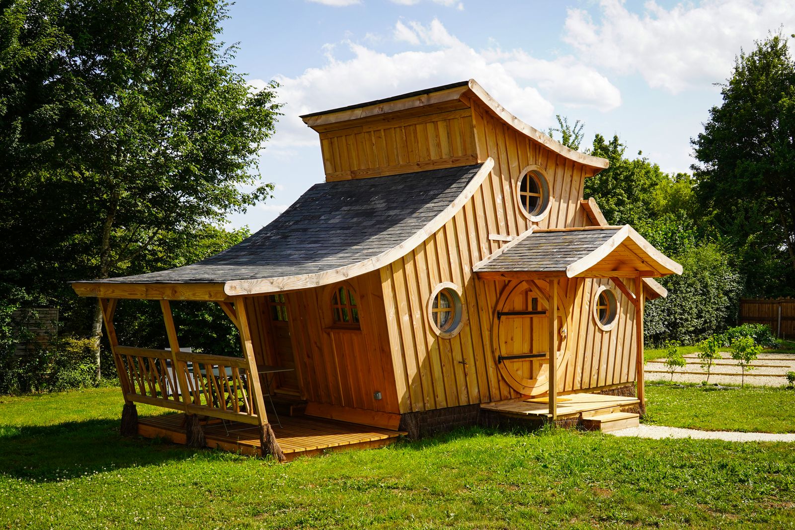 La Maison de Hobbit de L'Orée des 4 chemins — Maison insolite avec spa à Yonne à Pont-sur-Yonne — vue intérieure
