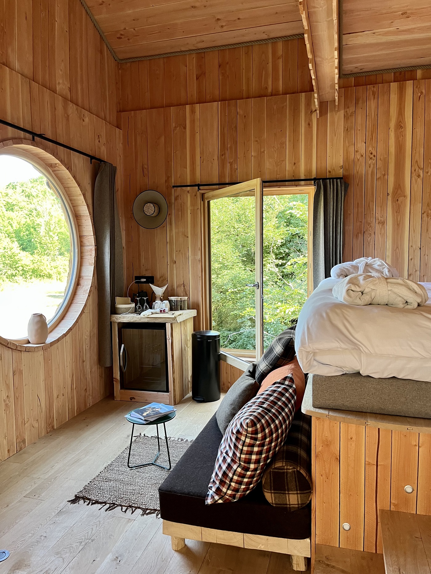 Cabane Spa Belle Forêt : une escapade insolite en Picardie à St-Léger-Aux-Bois — chambre