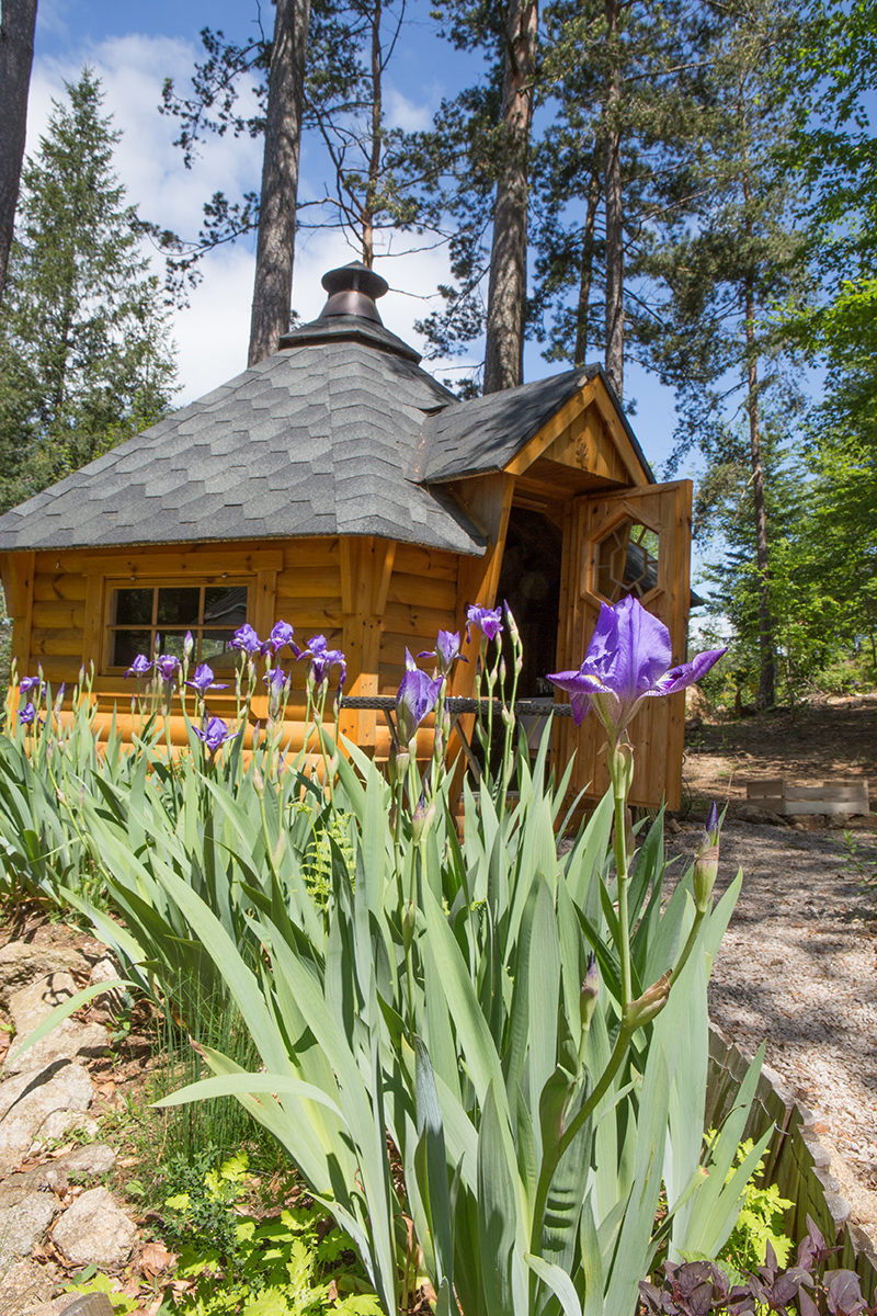 Le KOTA FINLANDAIS — Cabane cosy avec spa à La Roche aux Fées à Lapte — vue intérieure