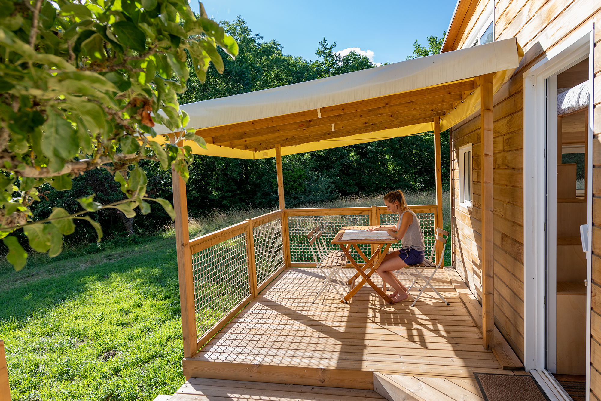 Tiny house Ecureuil — Séjour nature avec spa à Gard à Saint-Jean-du-Gard — vue depuis la terrasse