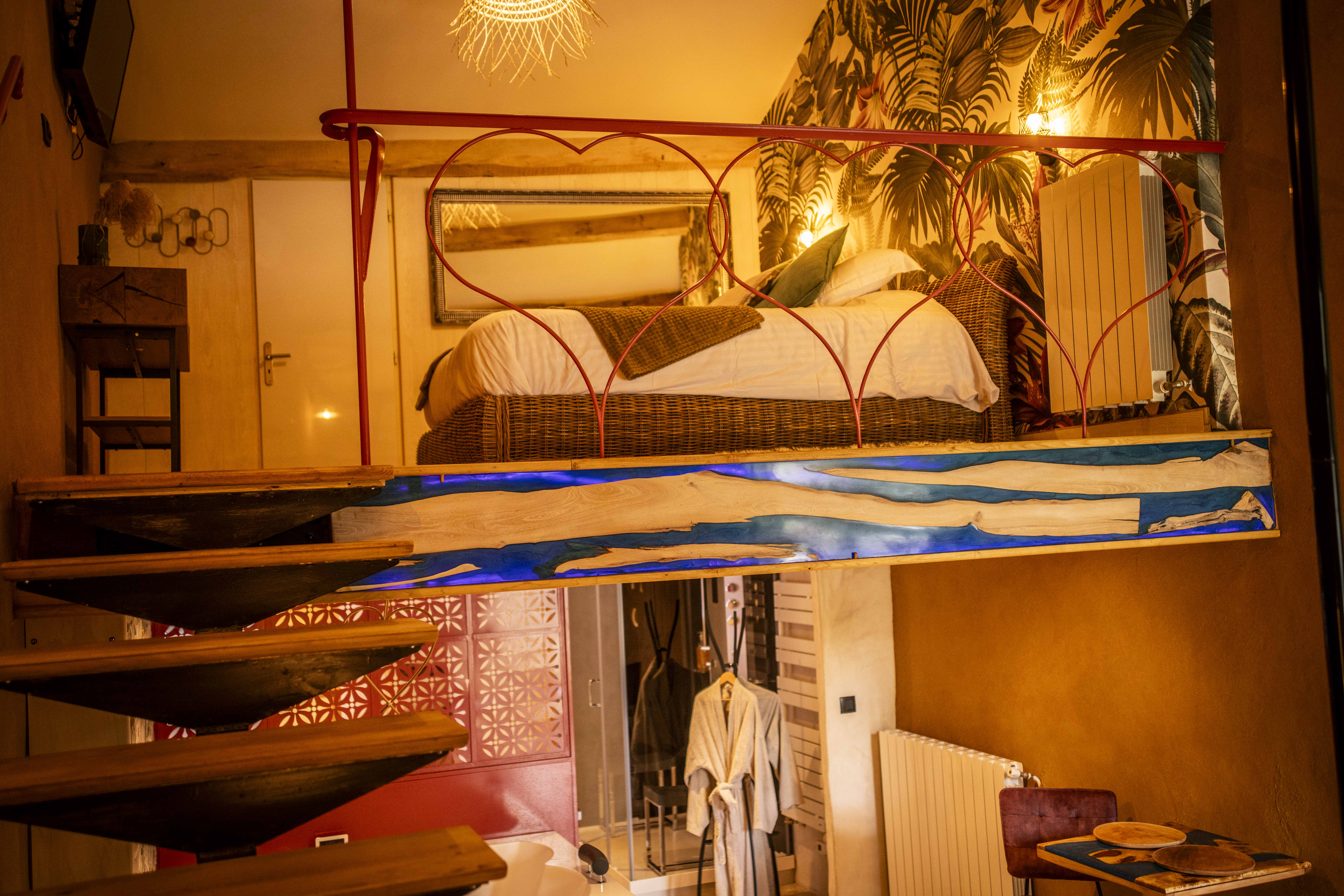 Chambre La Cybèle & SPA : une évasion sensorielle en Midi-Pyrénées à Cahuzac Sur Vère — vue depuis la terrasse