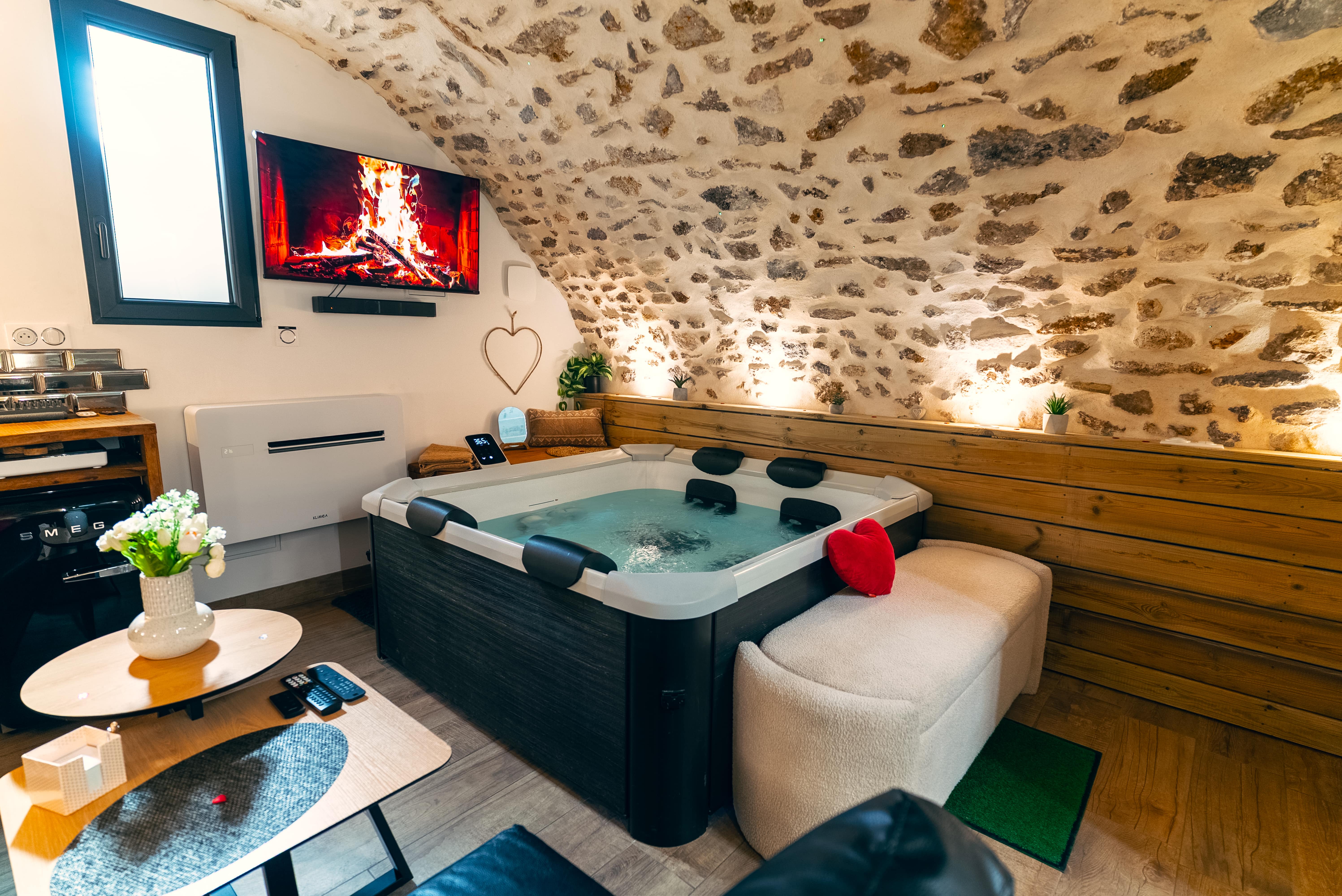 La voûte étoilée & Spa — Maison troglodyte avec jacuzzi à Seine-et-Marne à Serris — environnement naturel