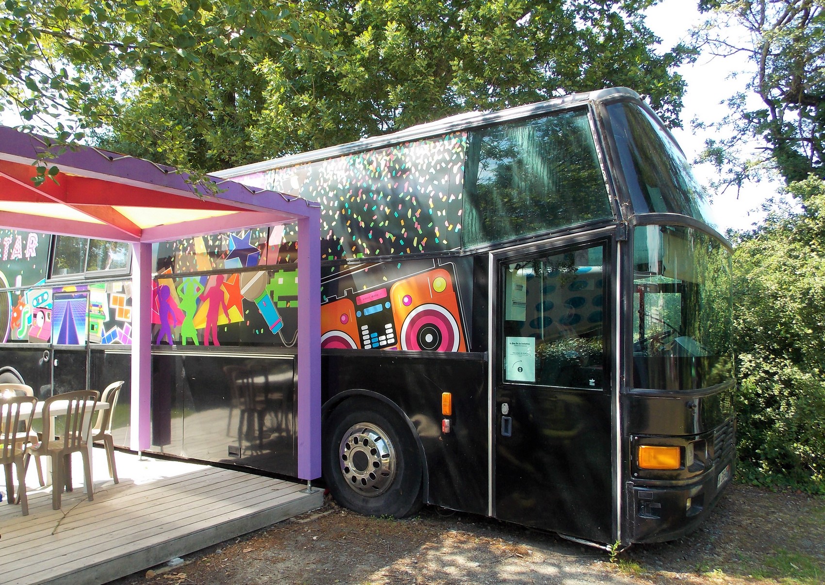 Le Bus Vip Star — Hébergement insolite avec spa à Saint-Michel-Chef-Chef