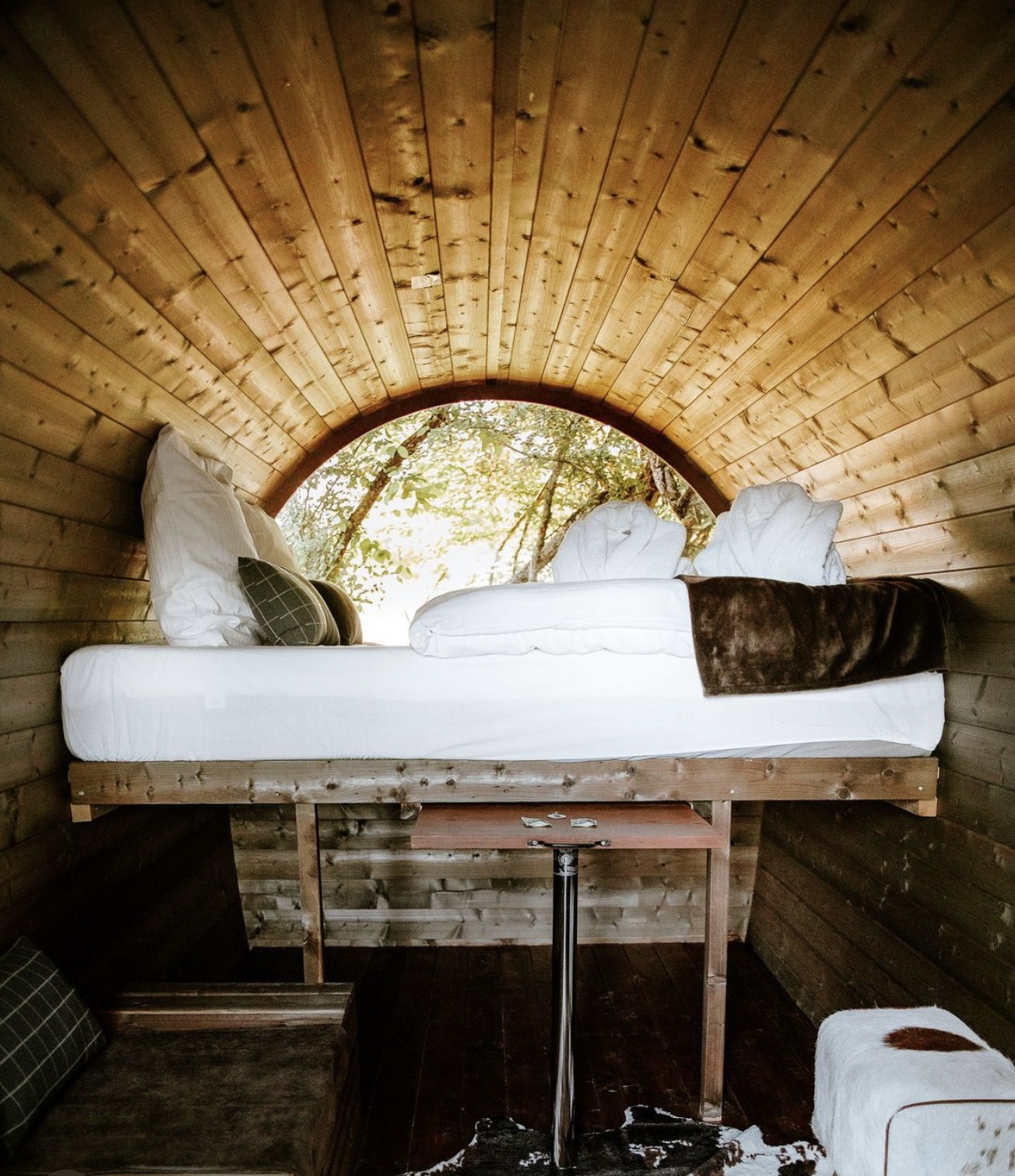 Prairie Schooner du Wild West Lodges & SPA — Roulotte avec spa à Côte-d'Or à Dijon — espace de vie