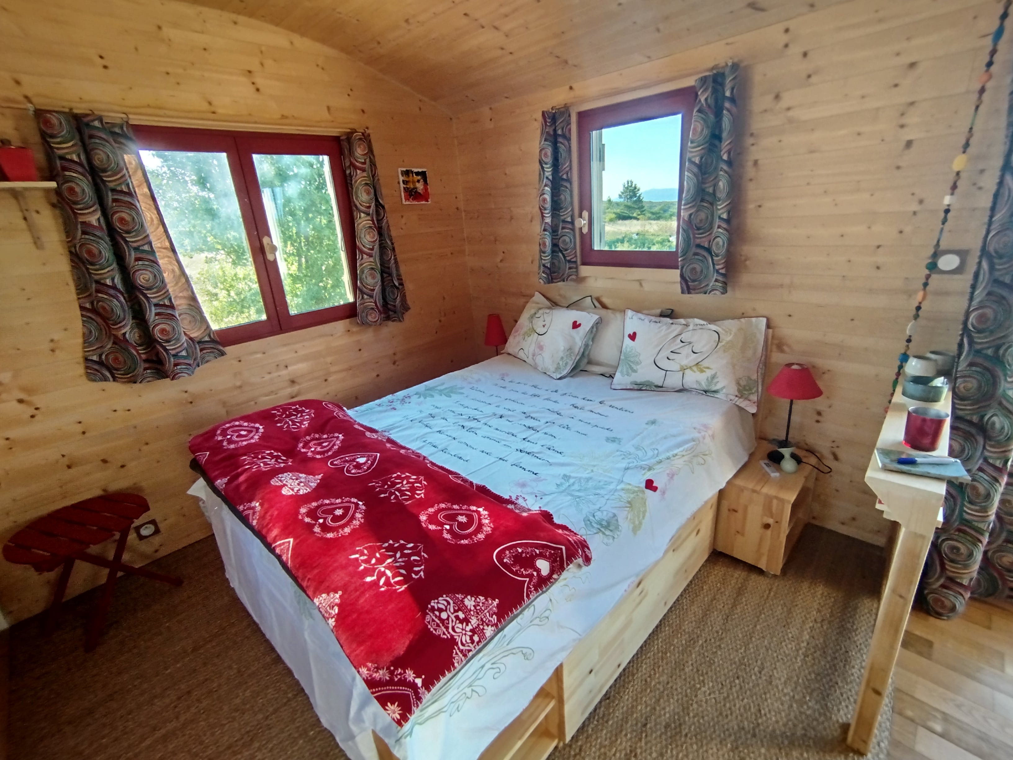 RIALYS - Roulotte avec spa en Drôme Provençale à Montélimar — vue depuis la terrasse