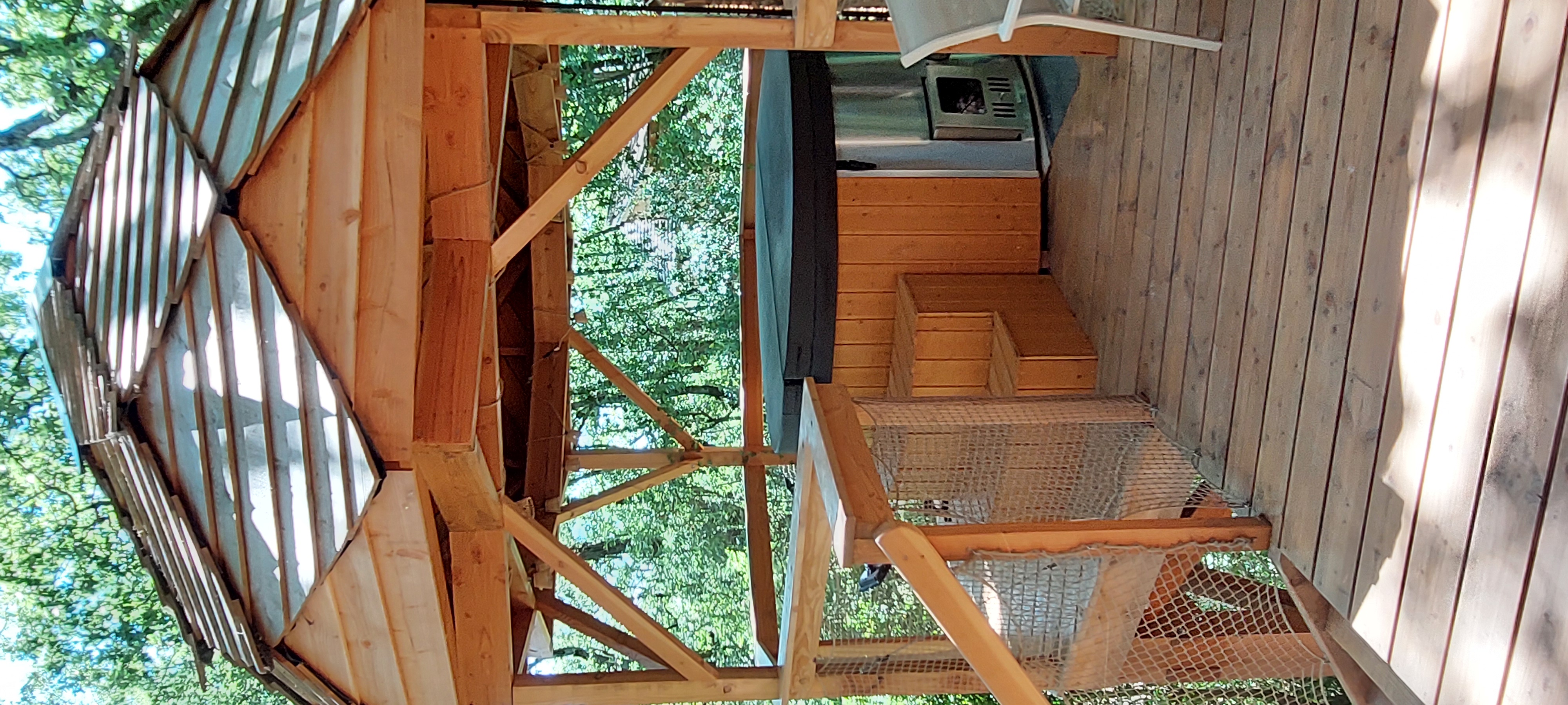 Cabane perchée ASTERIA — Nuit romantique avec spa à Sarrant (Gers) à Sarrant — détail architectural