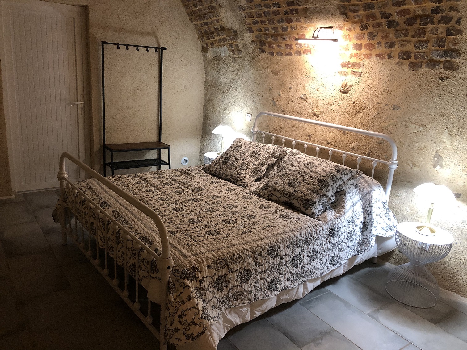 Gîte du Vieux Chai de Trôo — Maison troglodyte avec spa à Trôo à Trôo — chambre