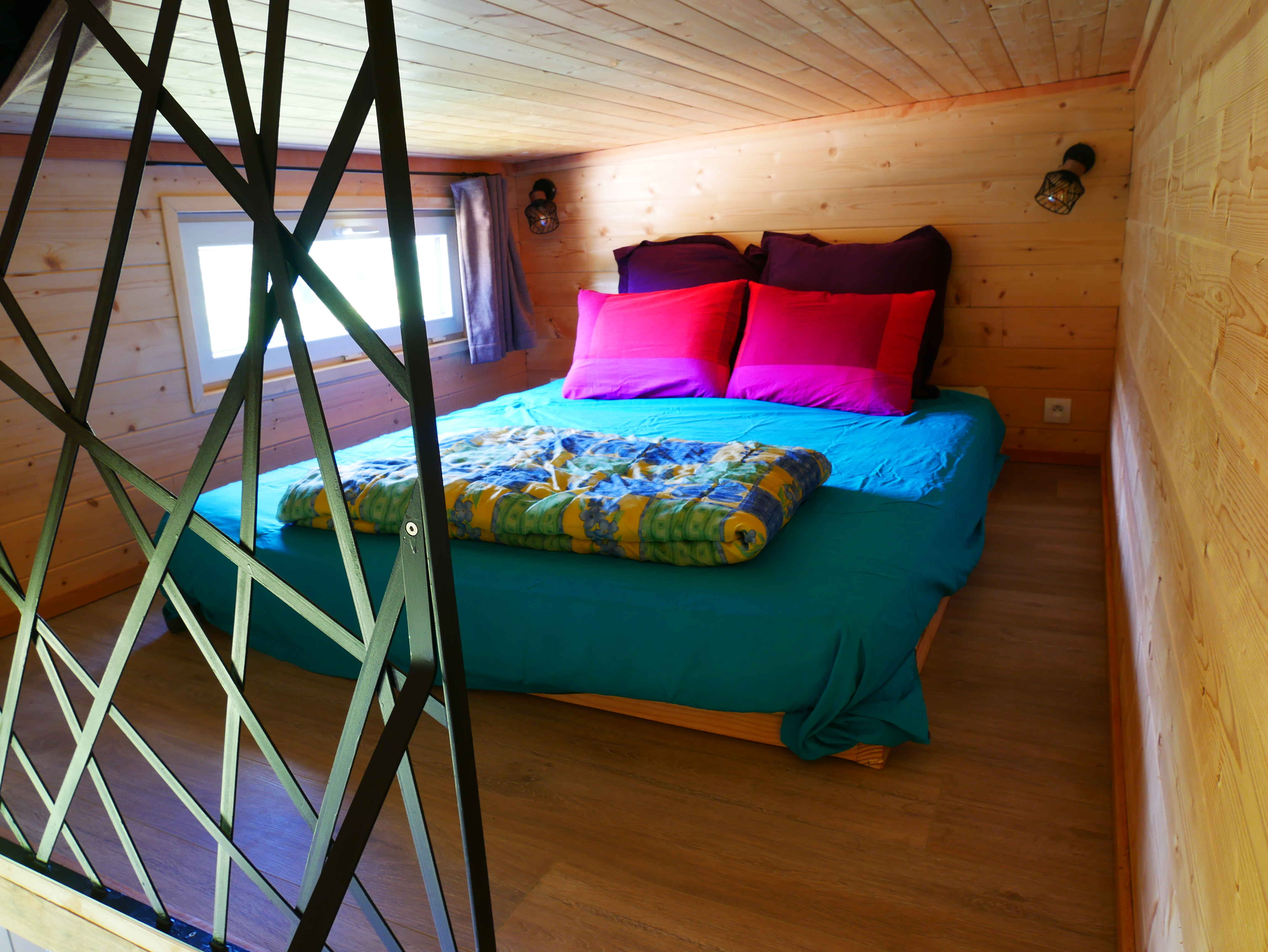 Tiny house moderne en pleine nature pour se ressourcer à St-Symphorien-De-Mahun — salle de bain
