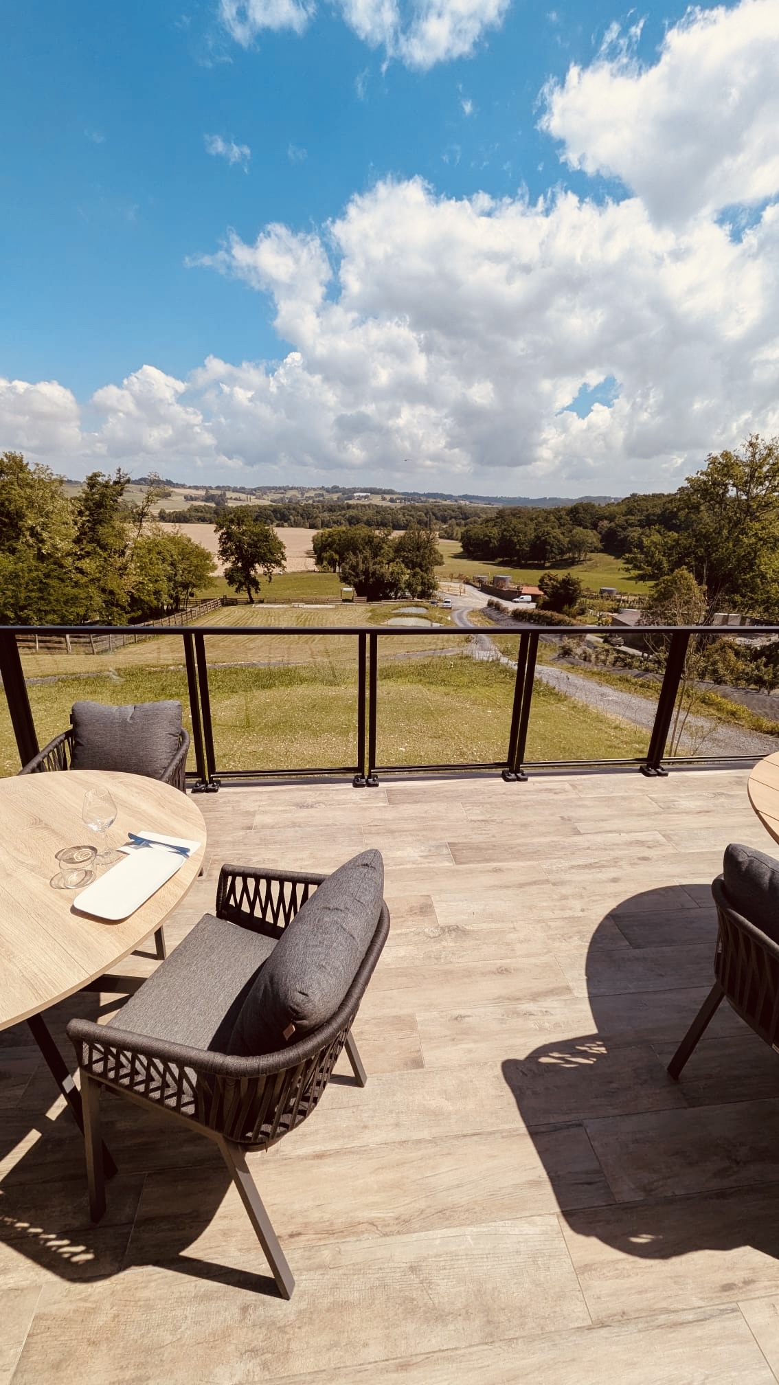 Nid'Amou 4 & Spa — Escapade romantique avec jacuzzi à Landes à Escalans — vue depuis la terrasse