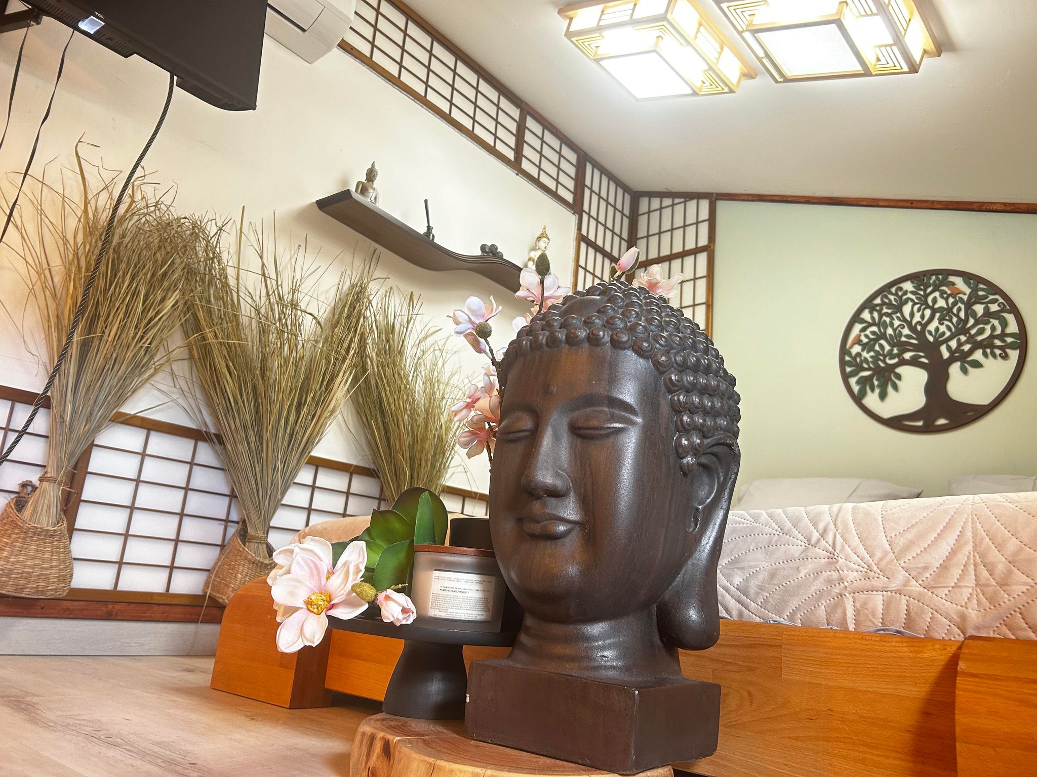 LA CHAMBRE ZEN — Chambre à thème avec spa à Pyrénées-Orientales à Perpignan — vue intérieure