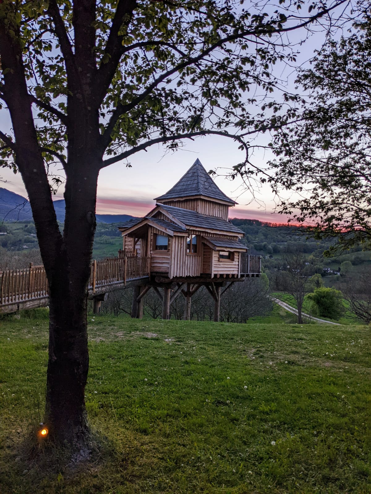 Cabane Prague — Nuit perchée avec spa à Vercors en Drôme — Cabane à Saint-Jean-En-Royans