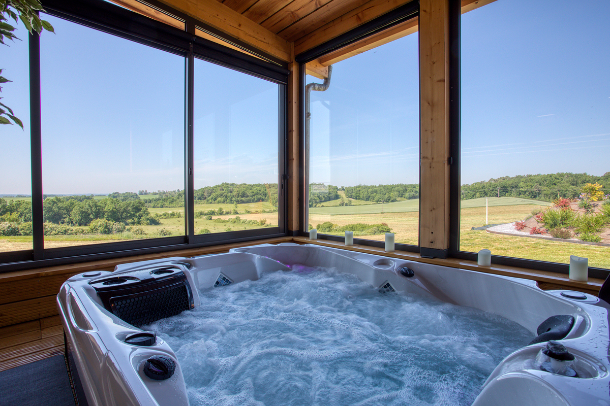 Plaisir d'EYMET : une suite de luxe avec spa privatif à Eymet — environnement naturel