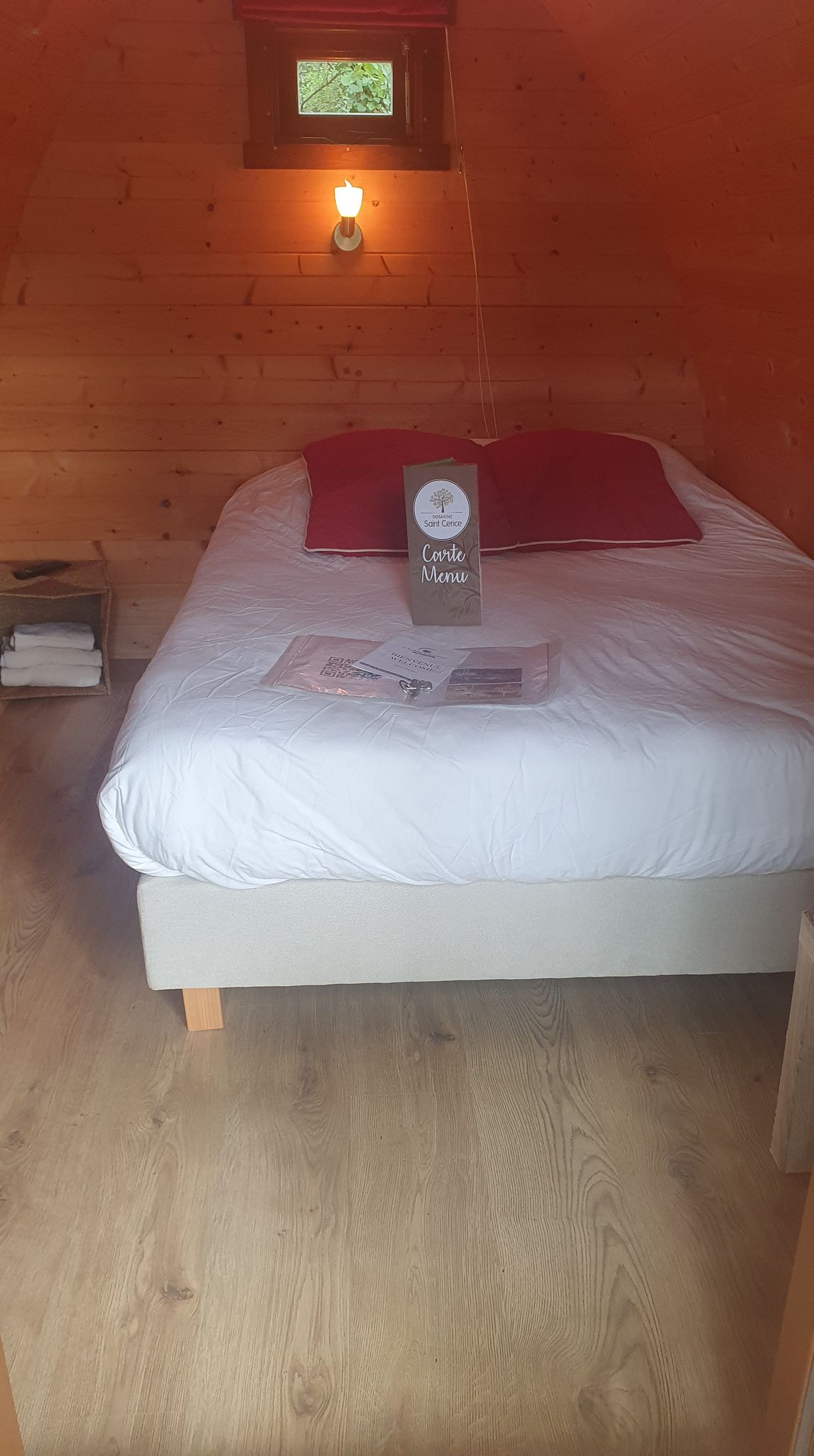 Séjournez dans un pod enchanteur en Rhône-Alpes à Vogüé — détail architectural