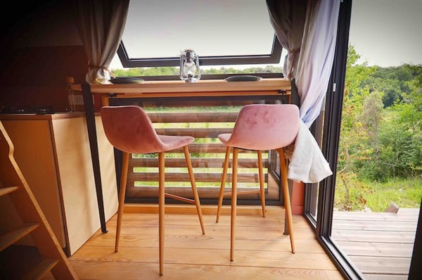 La Petite Garenne — Tiny House avec spa à Charente à Fléac — détail architectural