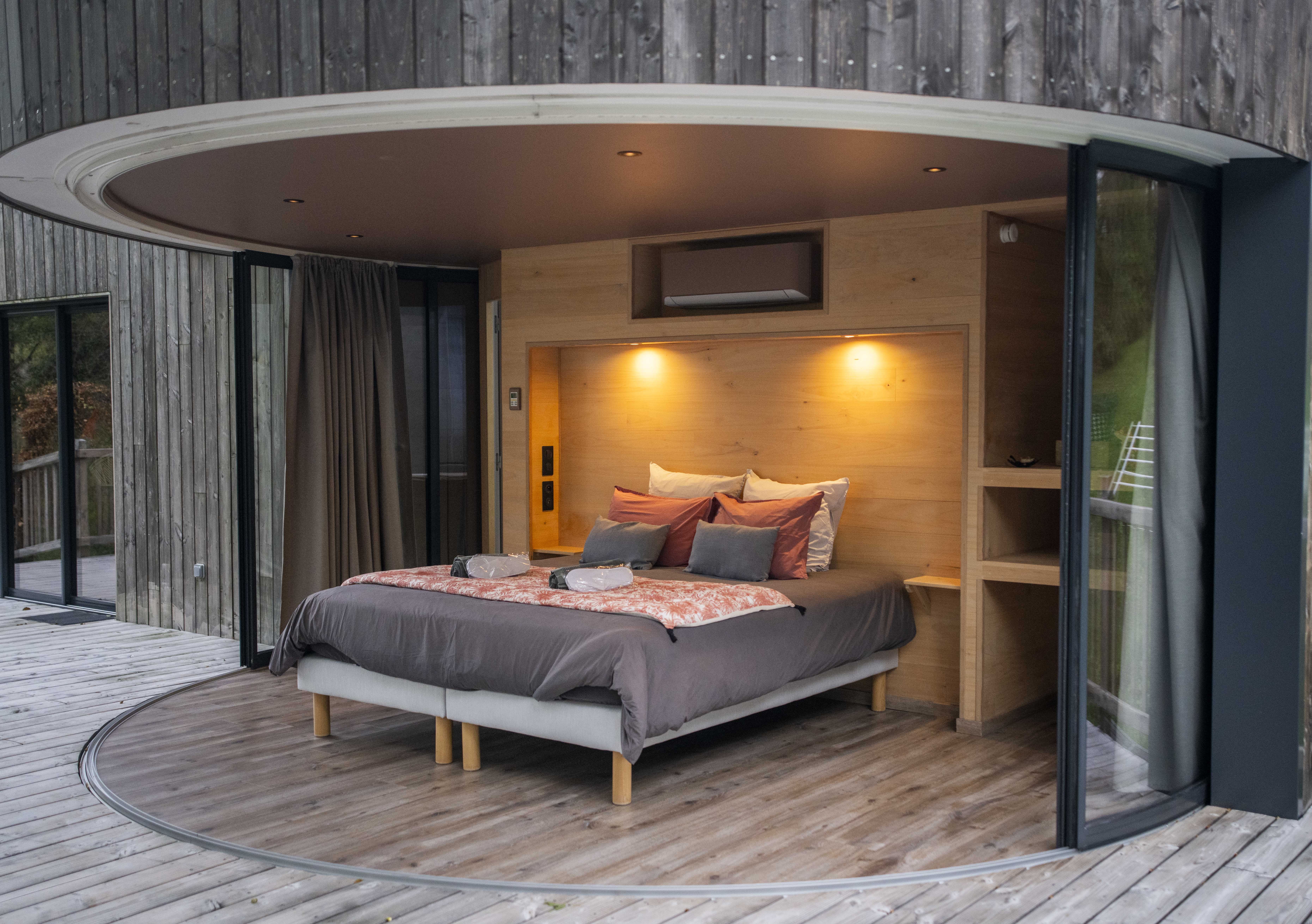 La Cabane du Bas & Spa : une évasion sur pilotis en Midi-Pyrénées à Labastide-Gabausse — détail architectural