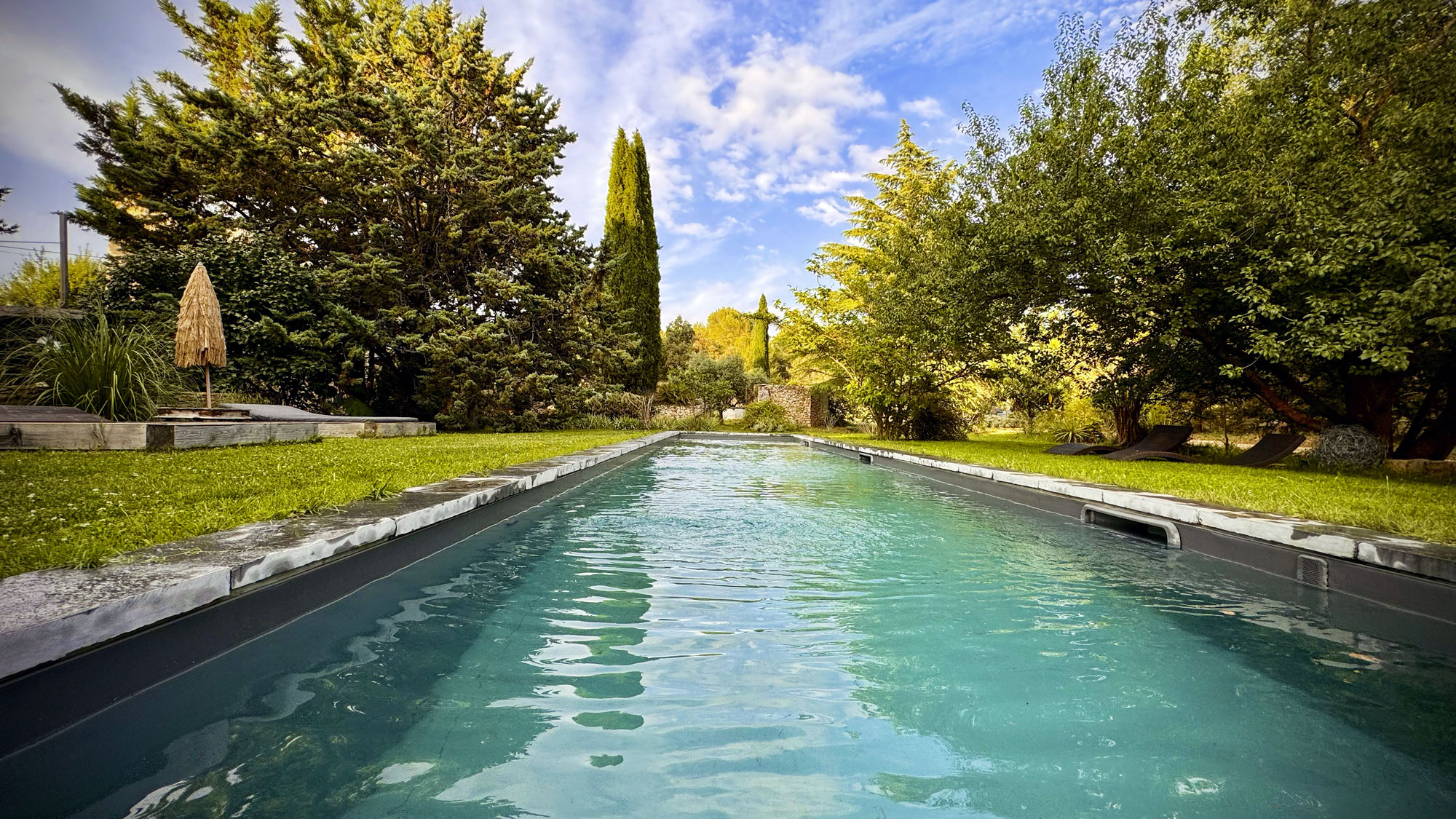 Spirit of Bali — Lodge luxe avec SPA à Var à La Nocera — chambre