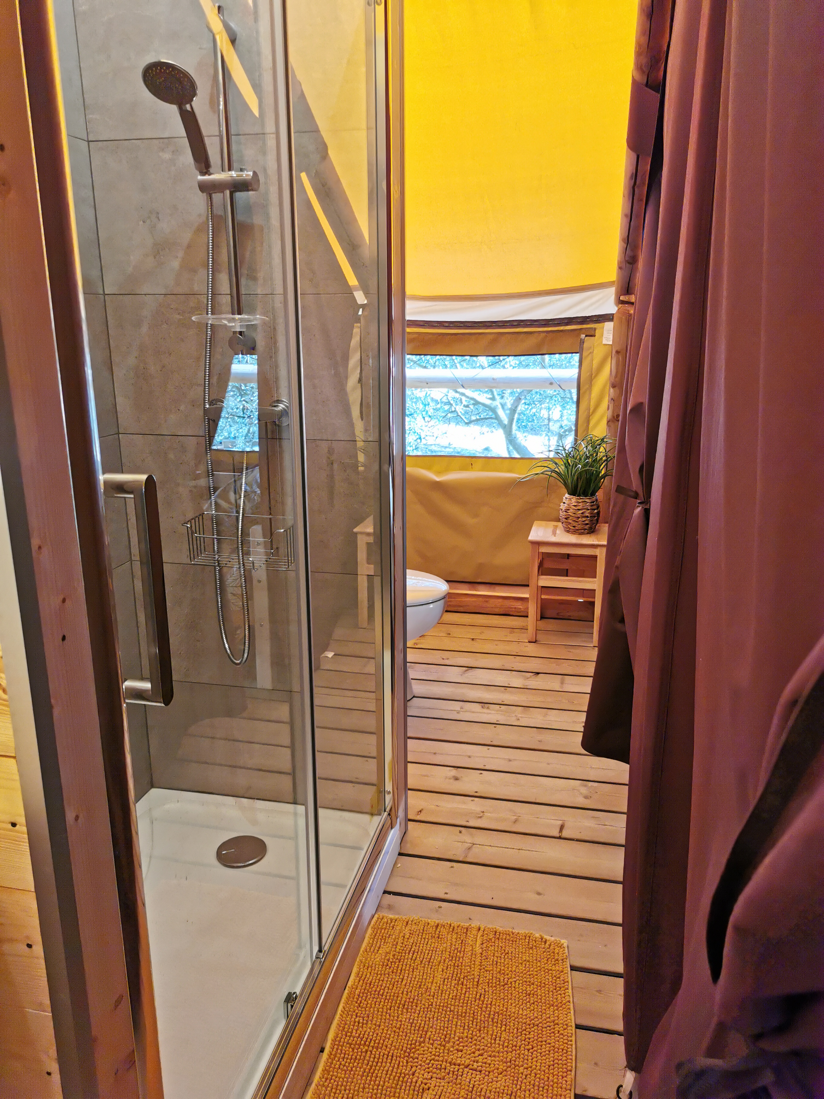 Un séjour cocooning dans une tente lodge en pleine nature à Ansignan — salle de bain