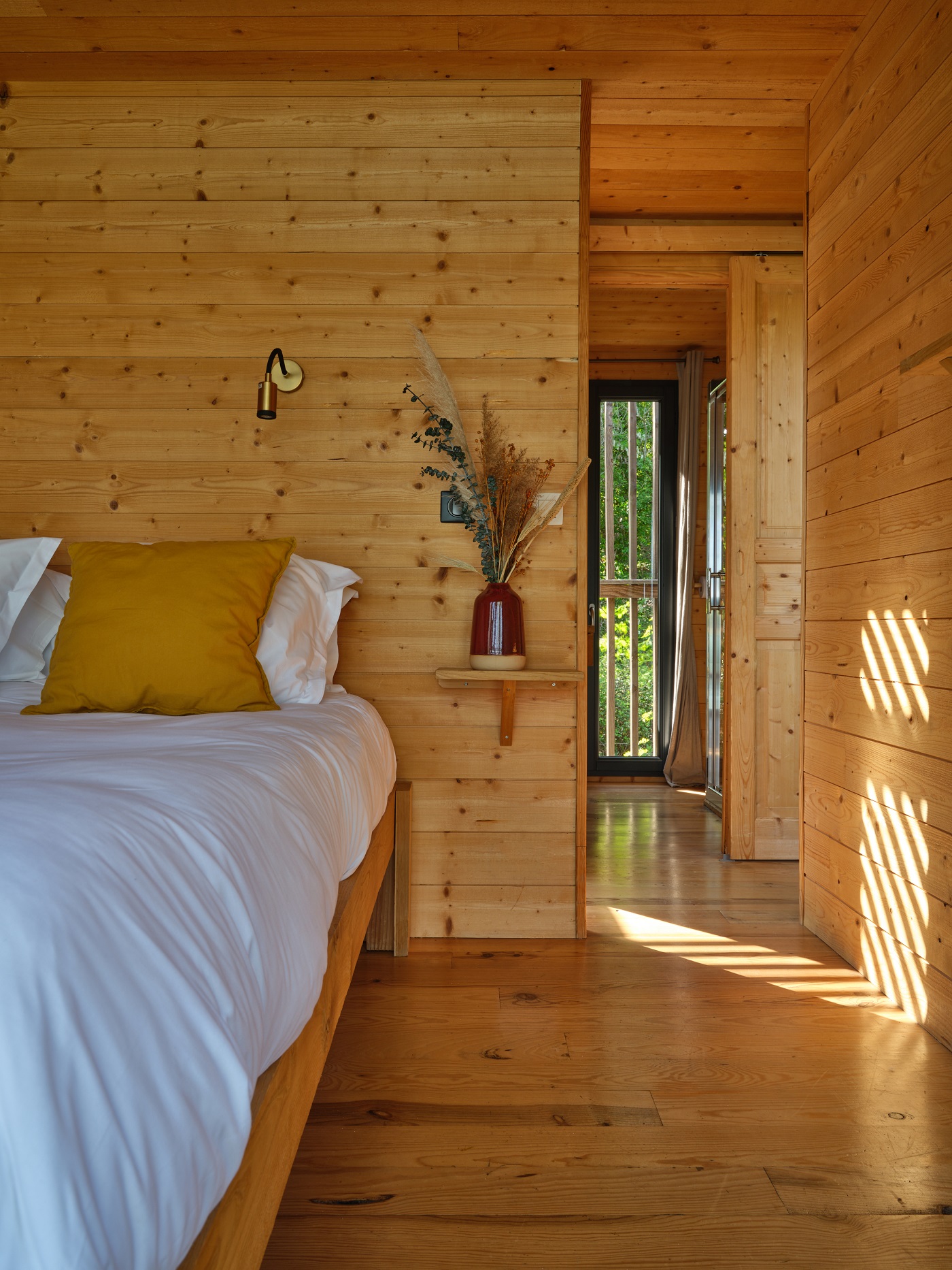 Cabane Spa Cigale : une évasion sur pilotis en Provence à Sorgues — vue depuis la terrasse