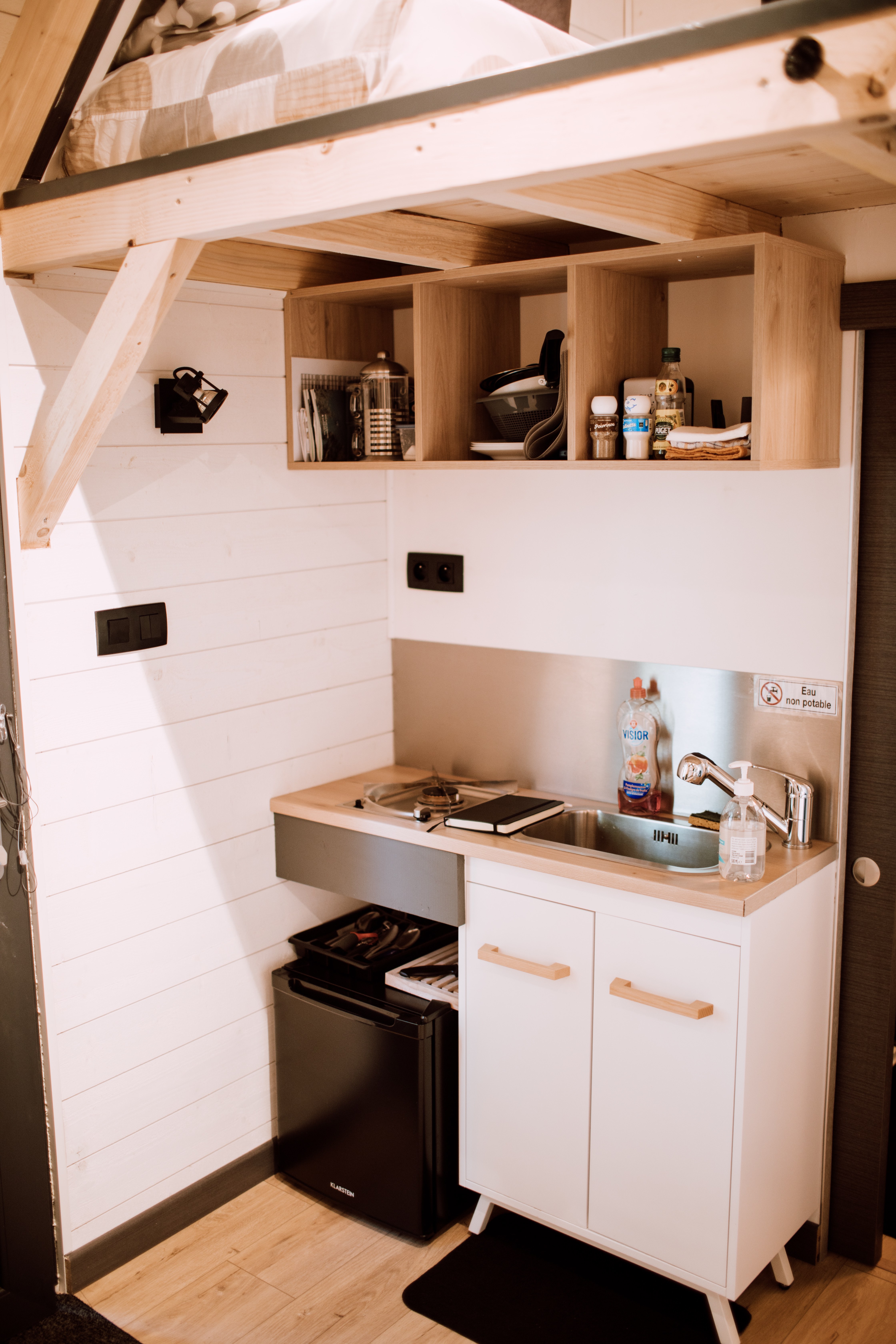 Tiny House La Rivière — Séjour écologique au bord de la rivière dans les Vosges à Épinal — cuisine
