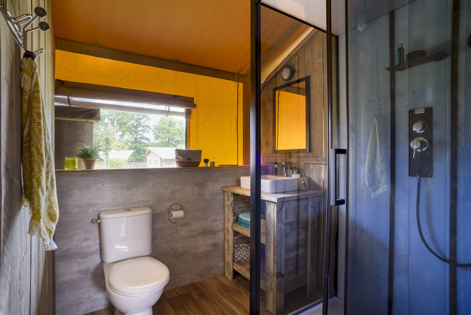 Lodge Serval : une expérience safari au cœur de la nature à Pressac — cuisine