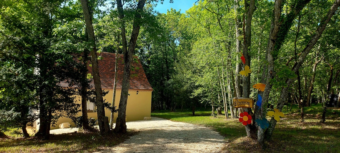 Gîte Cocooning & Spa privatif — Maison insolite avec jacuzzi en Dordogne à Alles-sur-Dordogne — vue depuis la terrasse