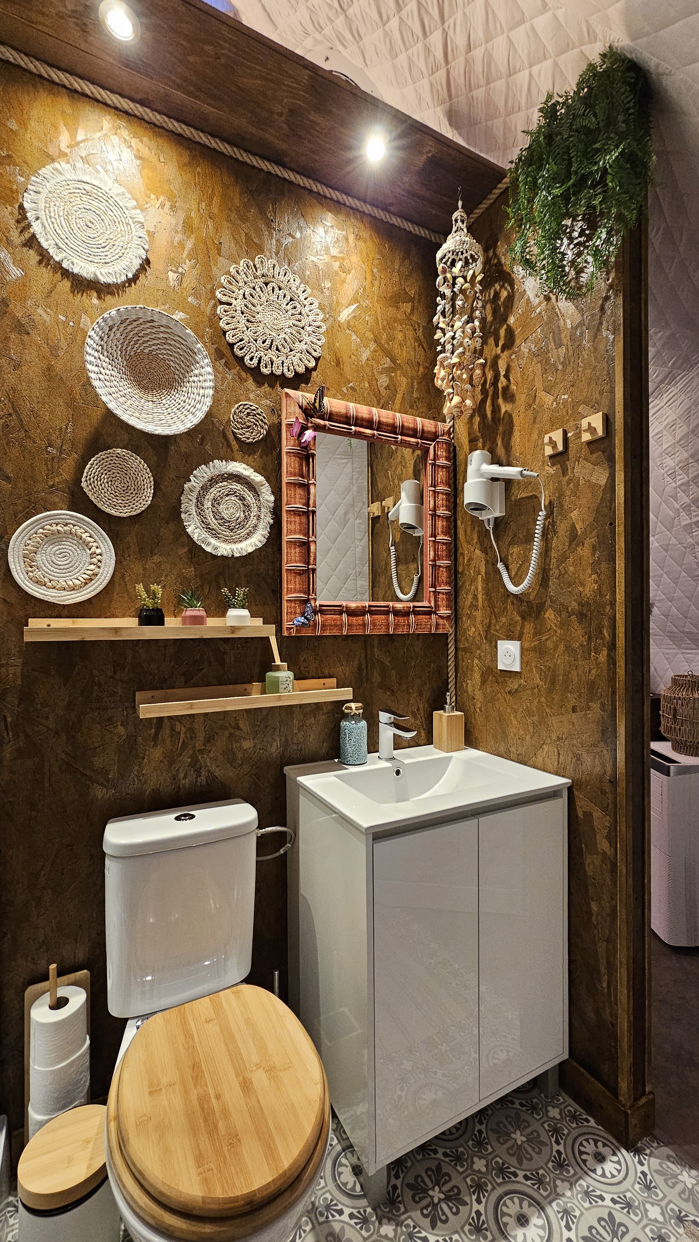 Bali Dôme & Spa — Nuit insolite avec spa à Var à La Valette-du-Var — détail architectural