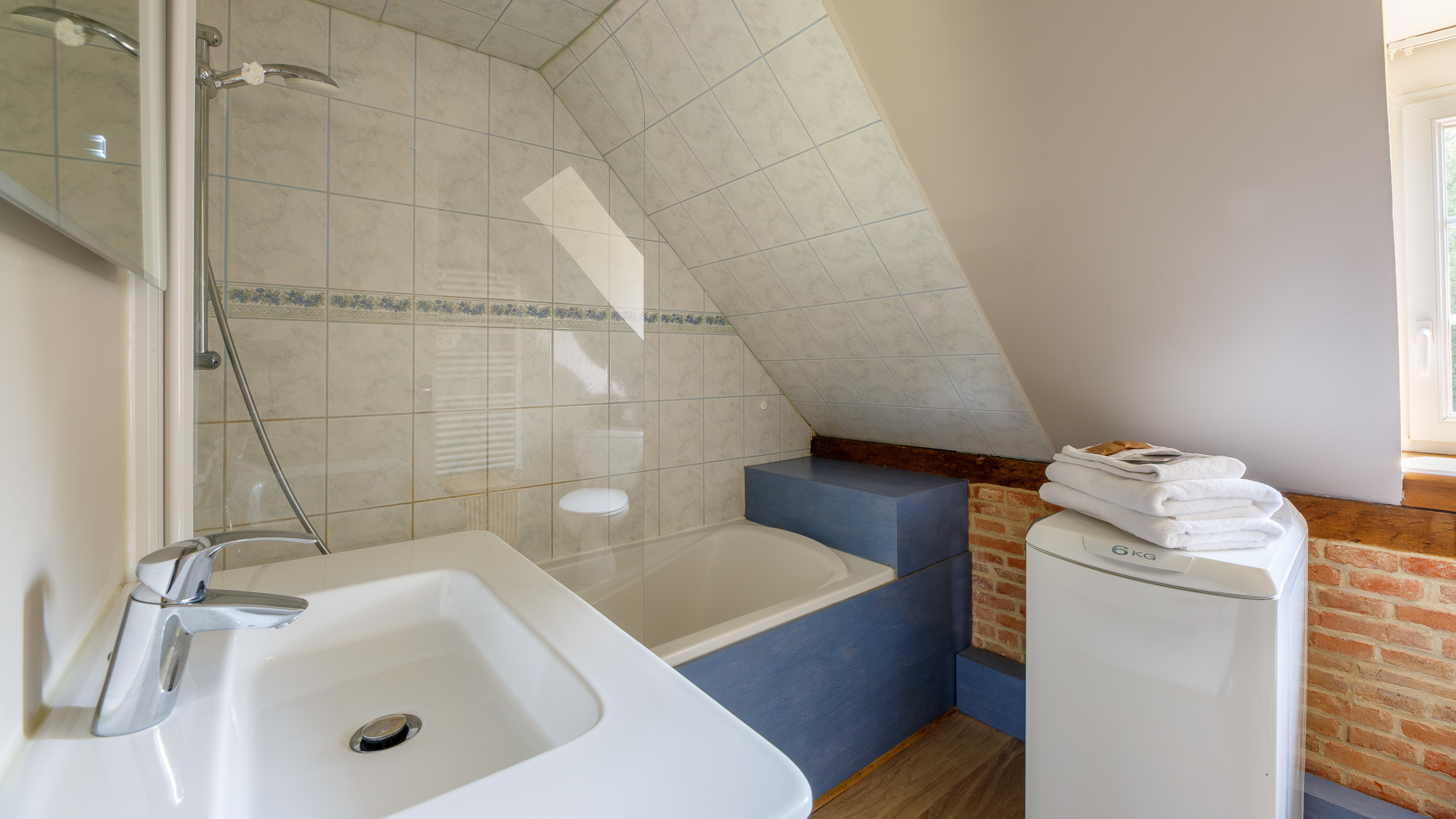 Évasion sensorielle dans une maison de campagne avec spa à Beauchamps — cuisine