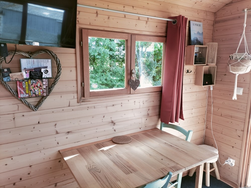 La Roulotte de Jane — Séjour insolite avec spa au cœur du Perche à Chartres — environnement naturel