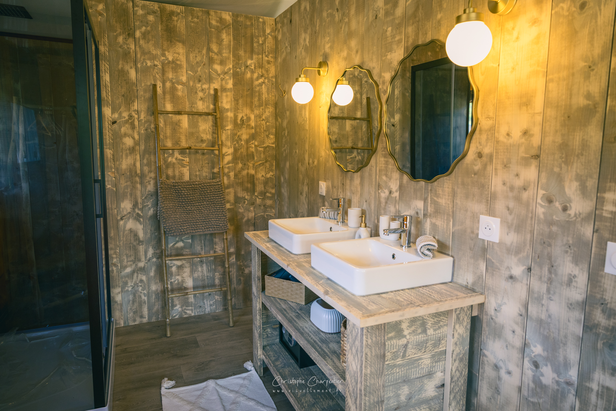 Valériane — Lodge safari avec spa privatif à Vienne à Vienne — cuisine