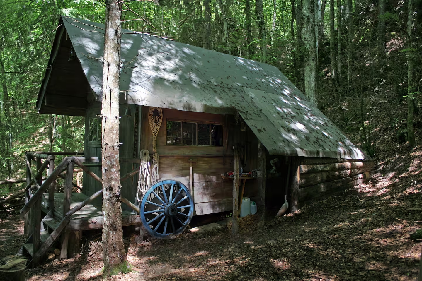 La Cabane de Trappeur — Séjour rustique et chaleureux en Drôme à Valence — environnement naturel