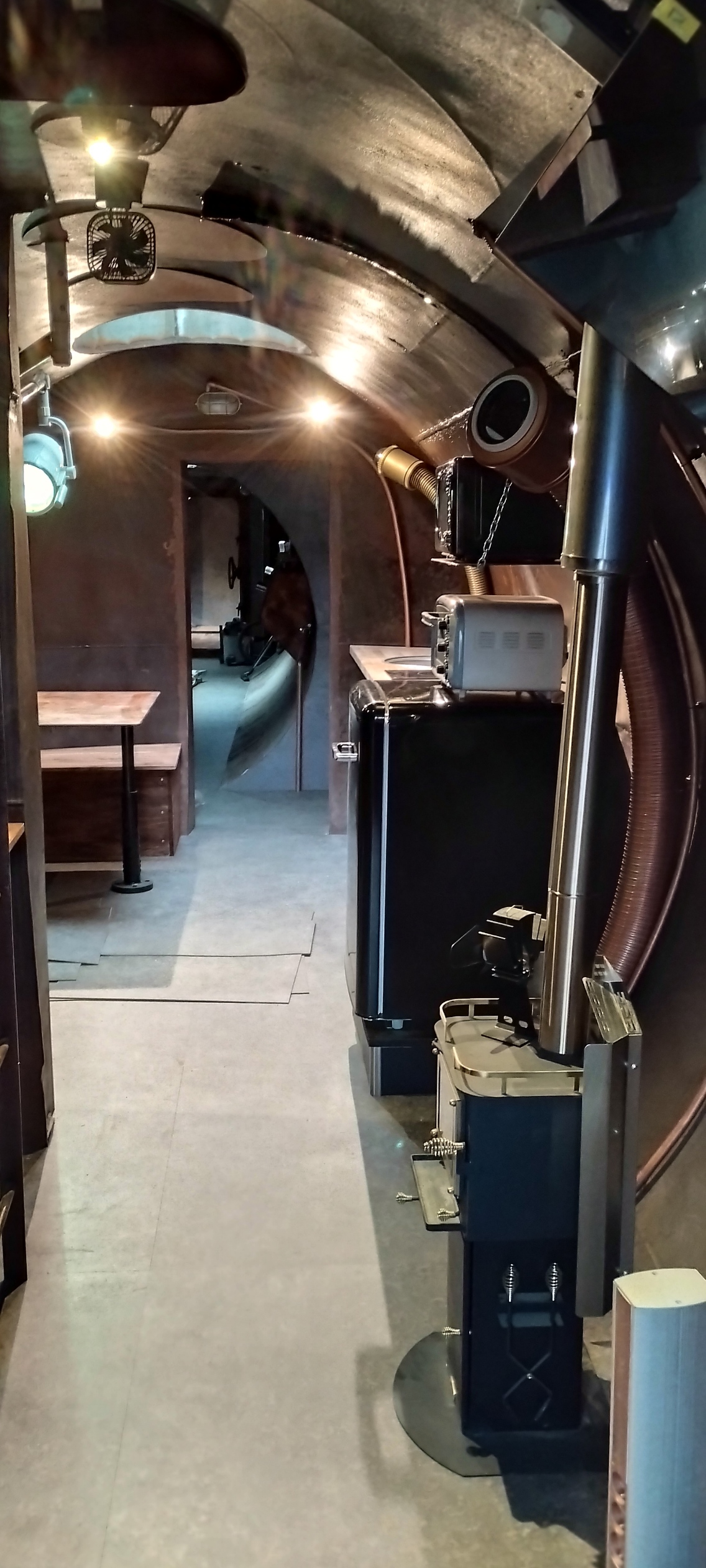 Le Nautilus & Sauna privatif — Hébergement insolite avec spa à Vosges à Épinal — vue depuis la terrasse
