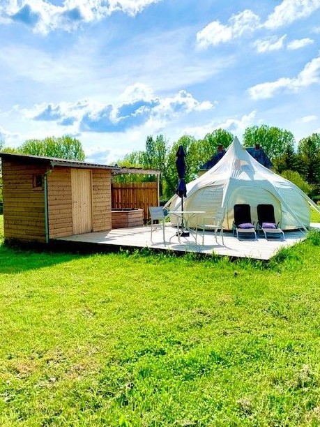 Photo 4/9 — Tente « Évasion en tente lodge avec spa privatif en Midi-Pyrénées » à Gourdon Lot