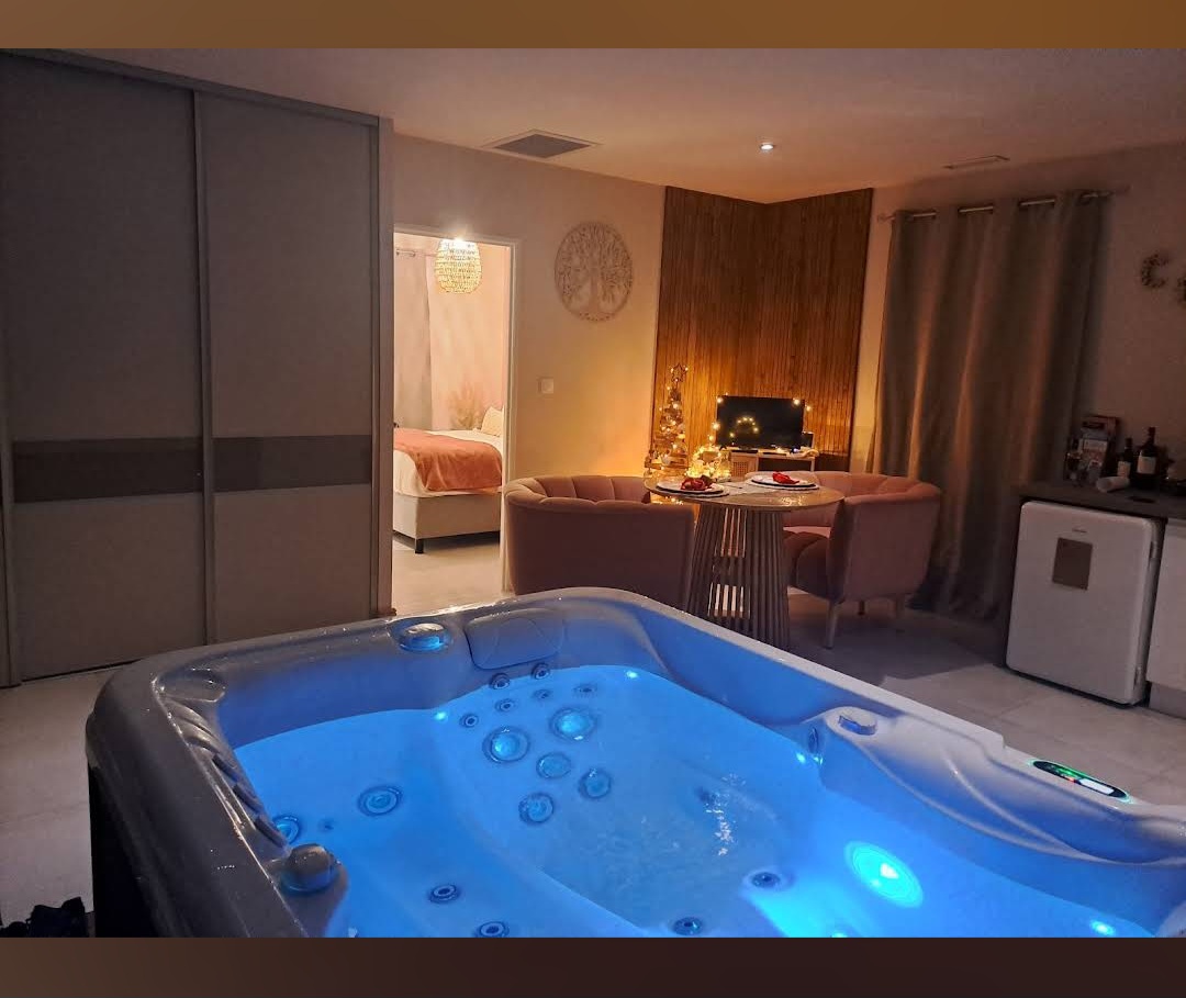Gîte Cocooning & Spa privatif — Maison insolite avec jacuzzi en Dordogne à Alles-sur-Dordogne — cuisine