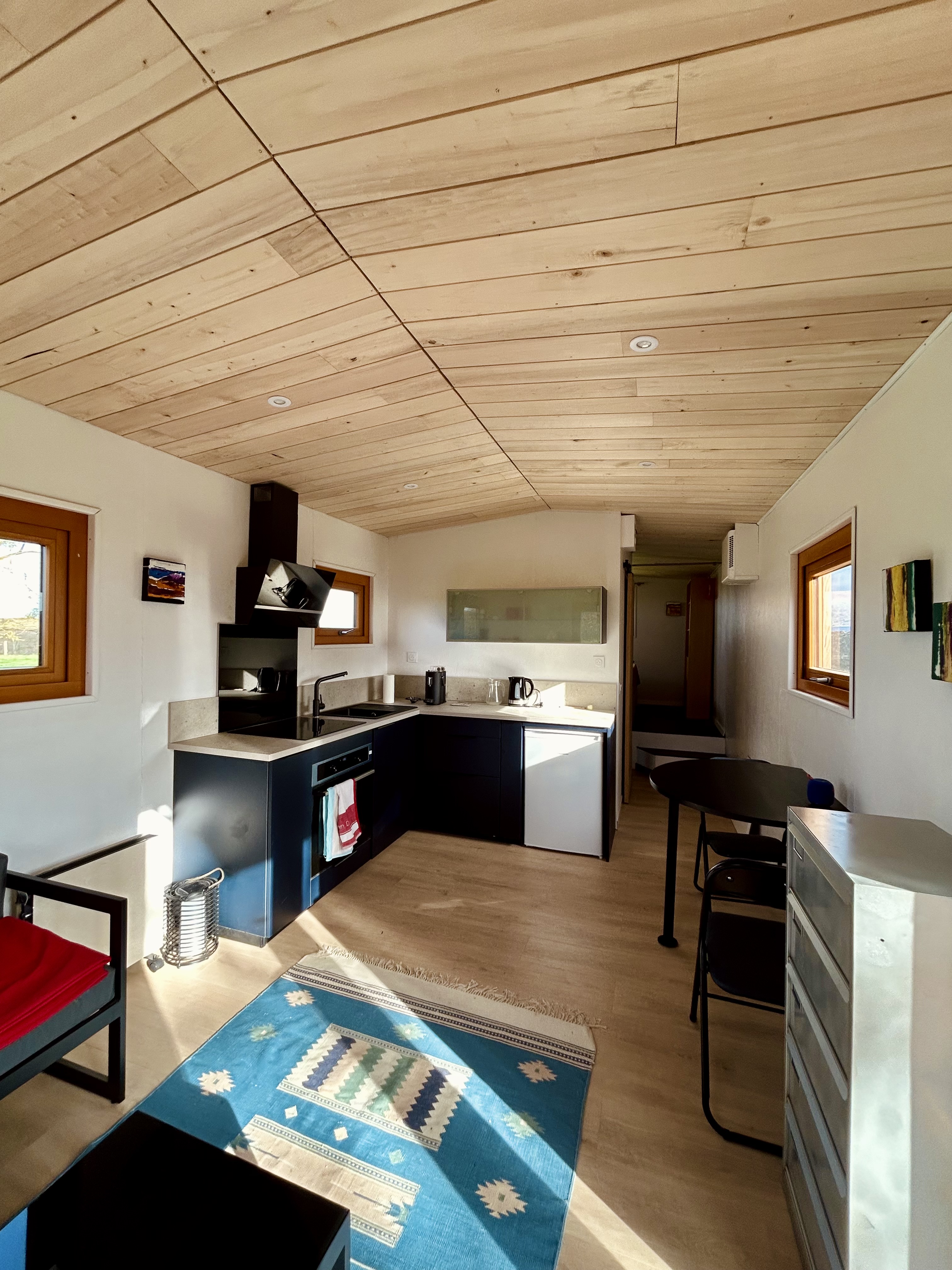 Évasion dans une tiny house moderne en Bourgogne à Chevenon — chambre