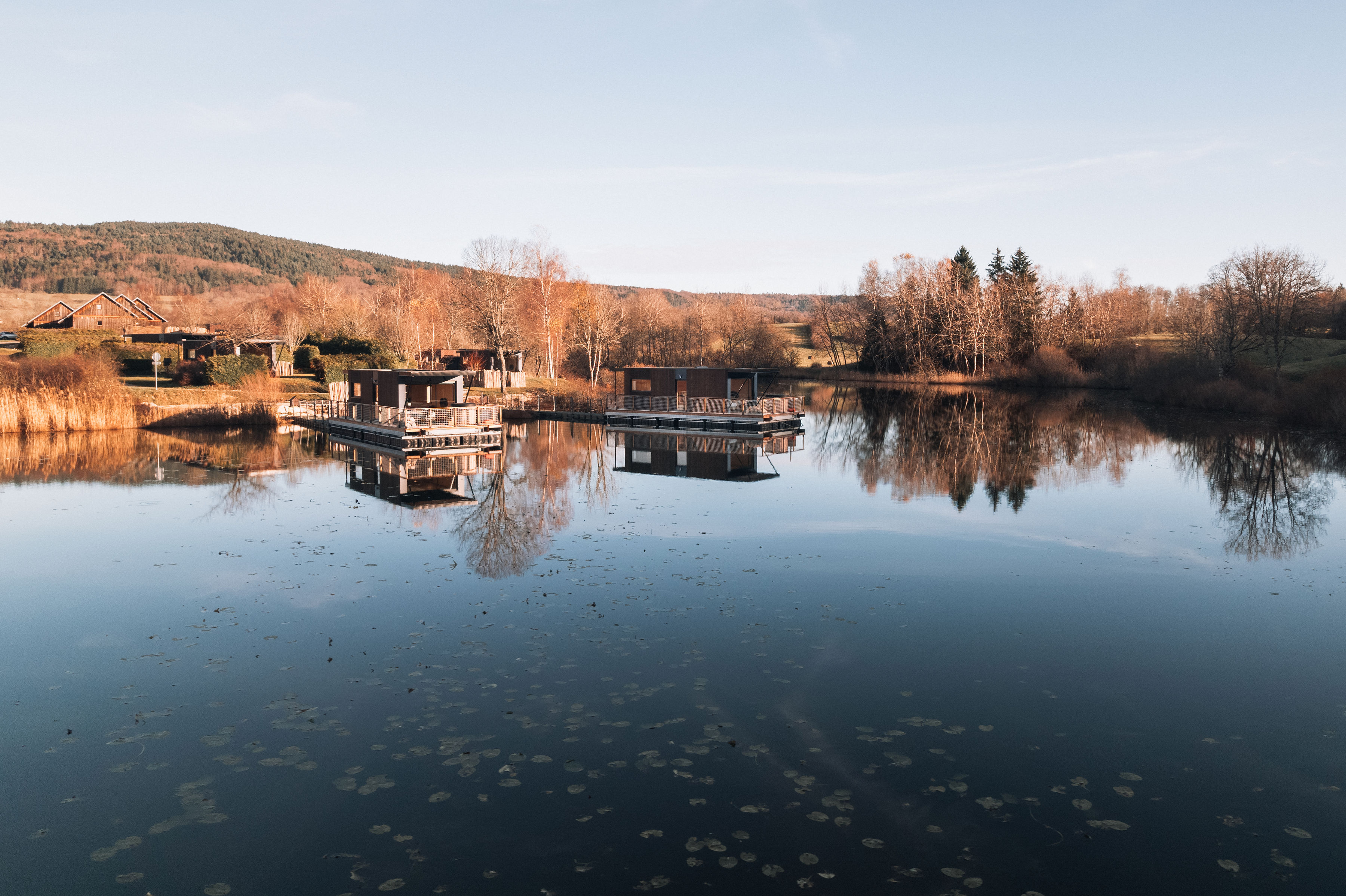 Lodge Duo sur Terre & Spa : une évasion sensorielle en Rhône-Alpes à Plateau D'hauteville — environnement naturel