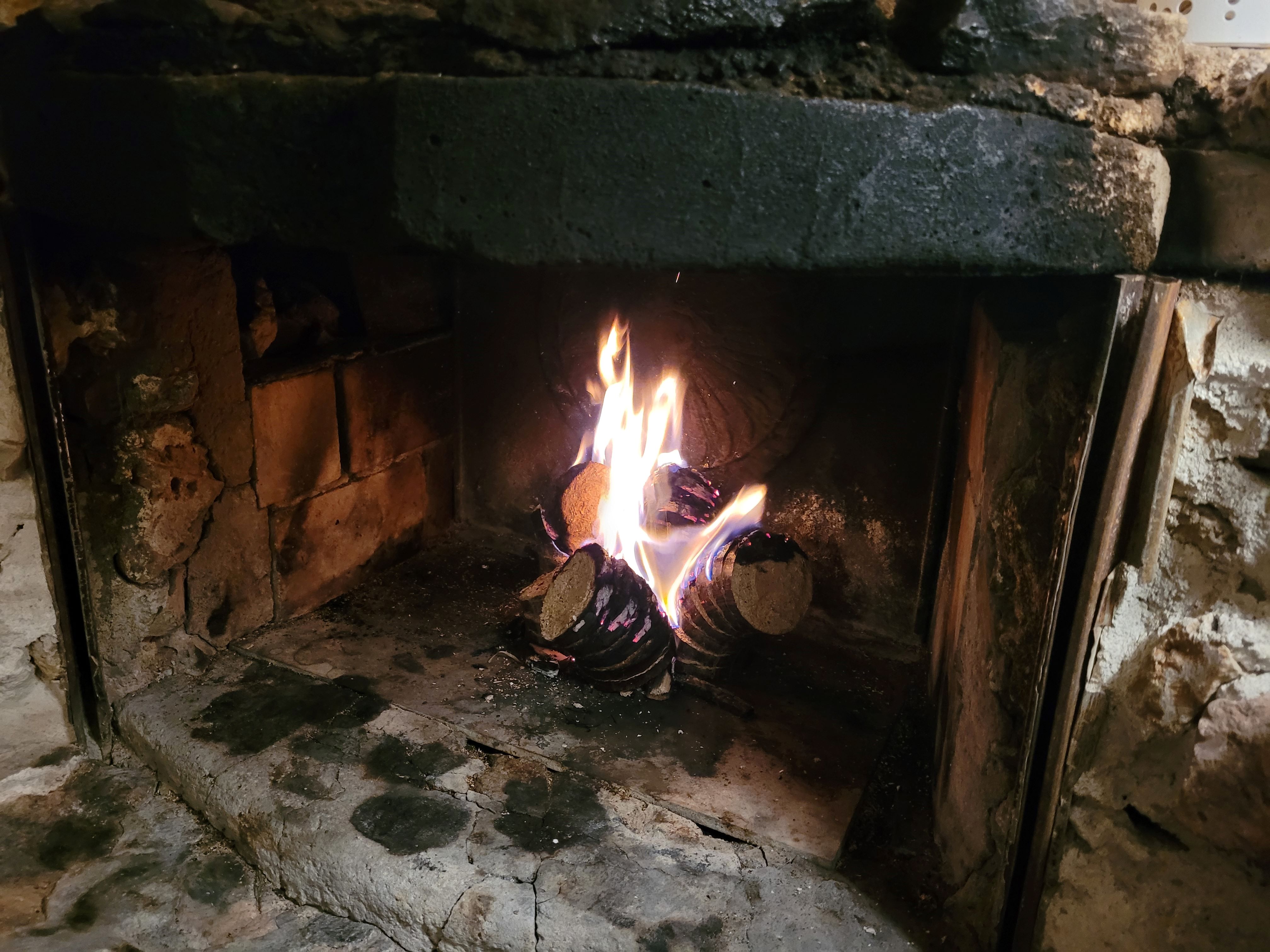 Évasion sensorielle dans une yourte avec spa en Provence à Saint-Maximin-La-Sainte-Baume — cuisine