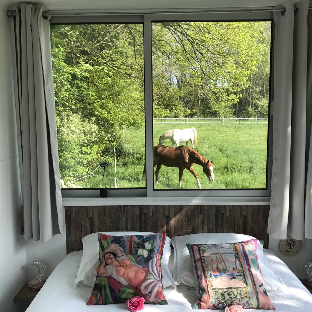 La cabane "L'Atelier du Peintre" — Cabane sur pilotis avec spa à Nord à Le Cateau-Cambrésis — vue intérieure