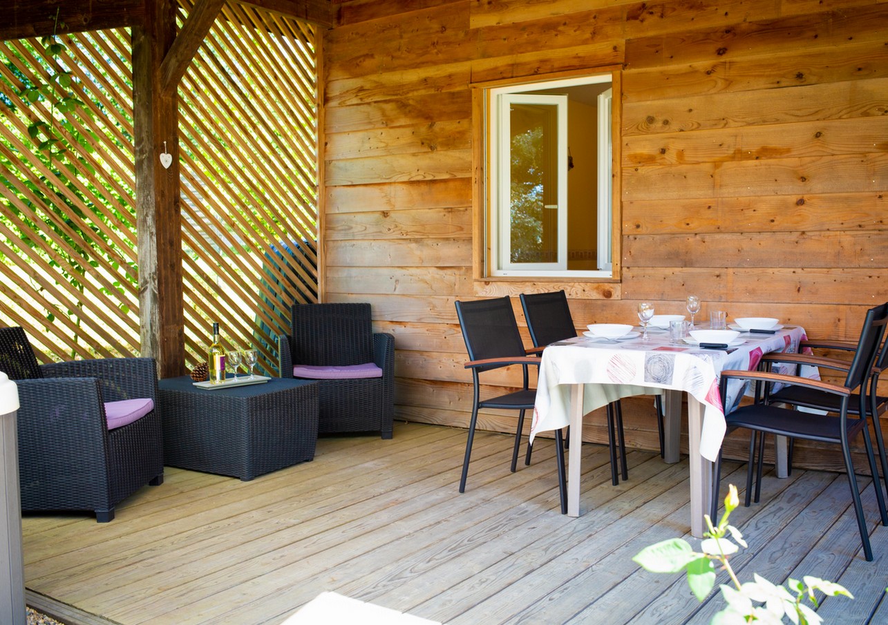 Chalet Spa Cèdre — Chalet avec jacuzzi à Gers à Bassoues — environnement naturel