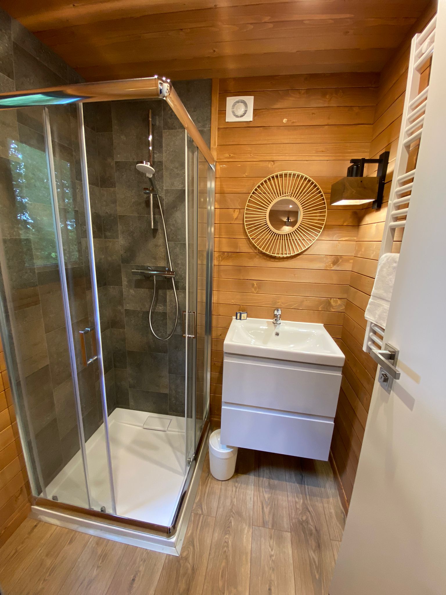 Les Lodges de Vaugrigneuse — Cabane avec spa à Vaugrigneuse à Vaugrigneuse — chambre