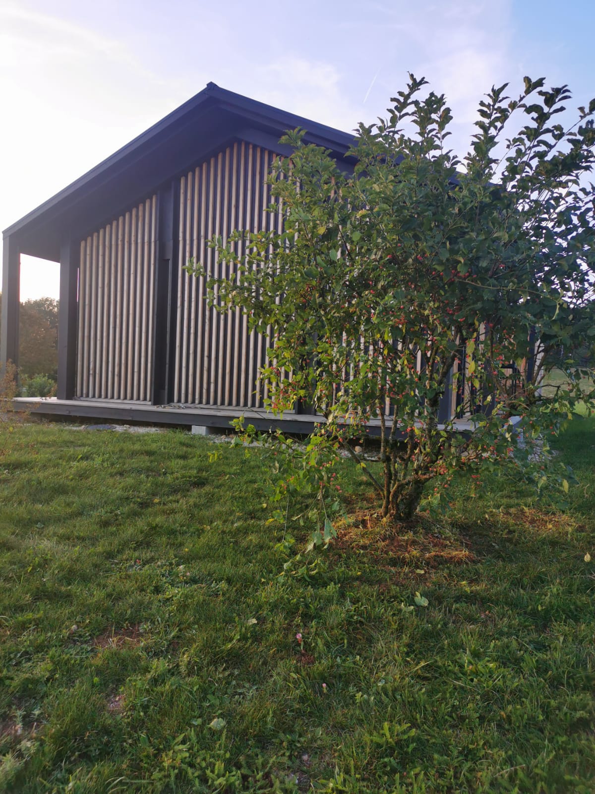 Les Logettes de Caroline — Ecolodge avec Bain Nordique à Jura à Foncine-le-Haut — détail architectural
