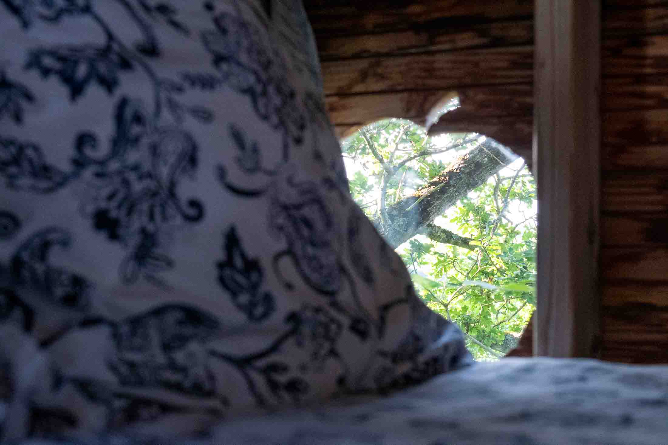 Cabane Grand Duc — Nuit perchée à 21m dans les arbres en Calvados à Noues de Sienne — détail architectural