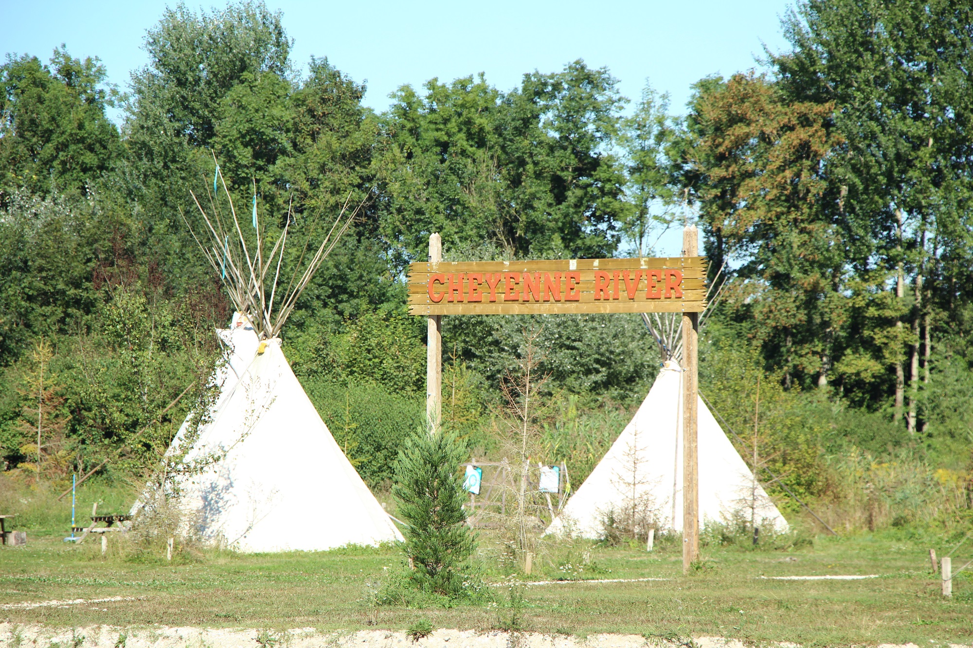 Séjournez dans un tipi au cœur de la Champagne-Ardenne à Barberey St Sulpice — vue intérieure