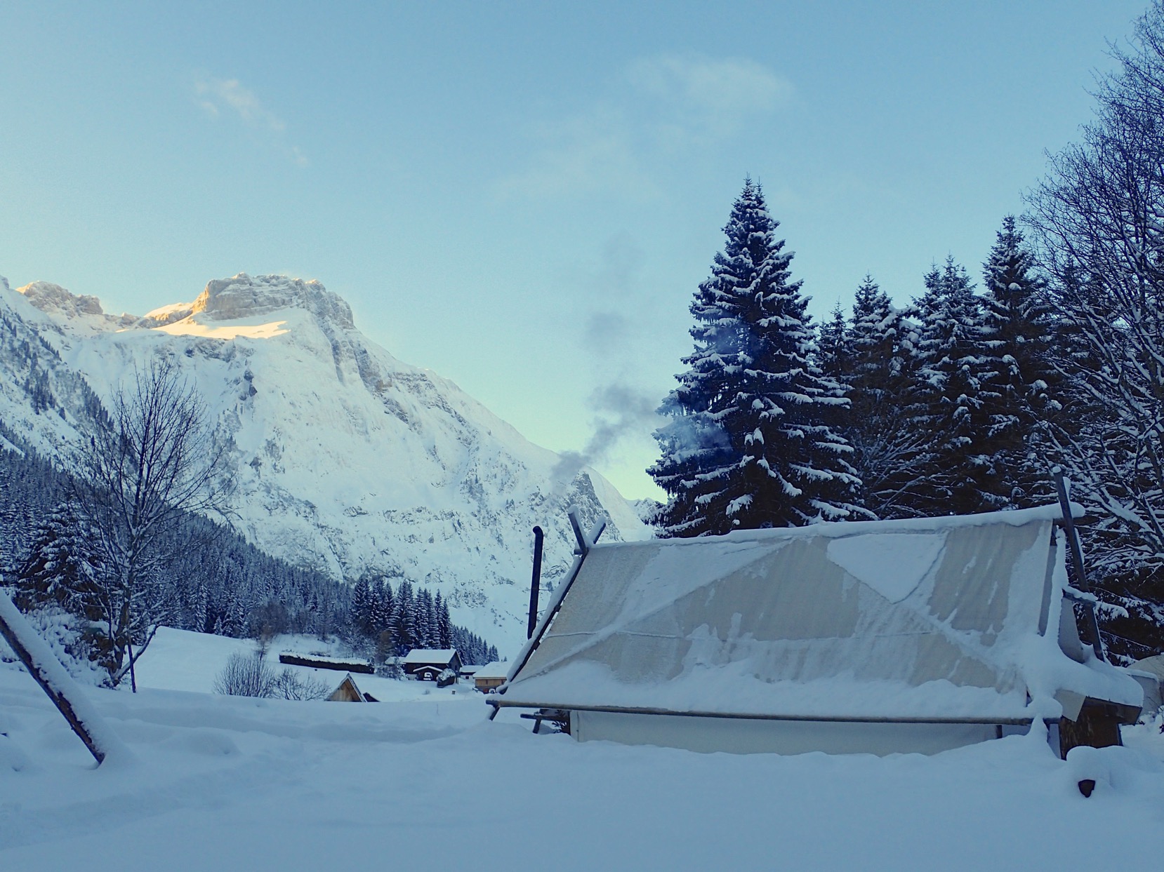 Lodge Kateya : une expérience immersive en pleine nature à Mont-Saxonnex — cuisine