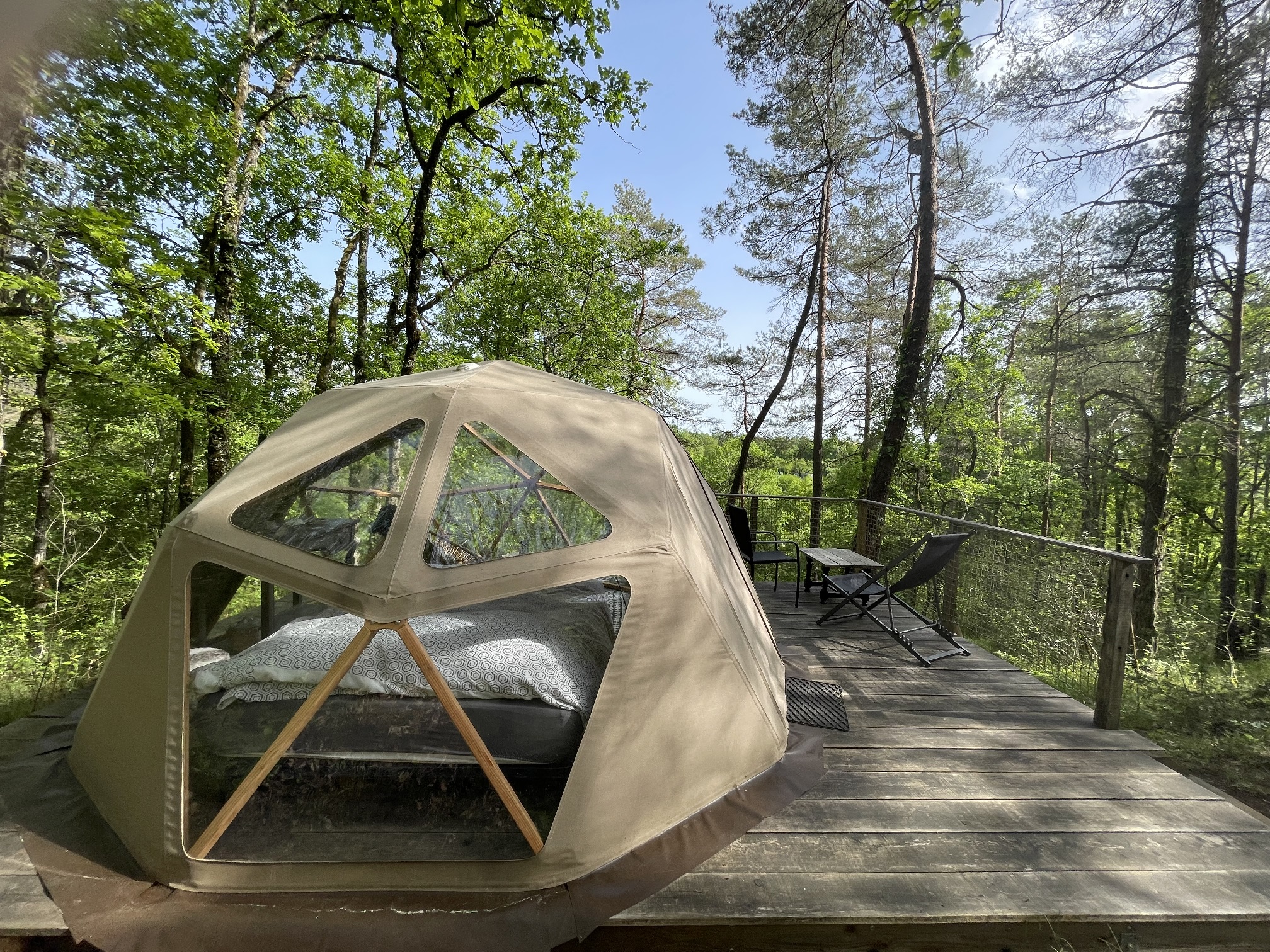 Le Do' dôme : une expérience immersive en pleine nature à Montignac-Lascaux — vue depuis la terrasse