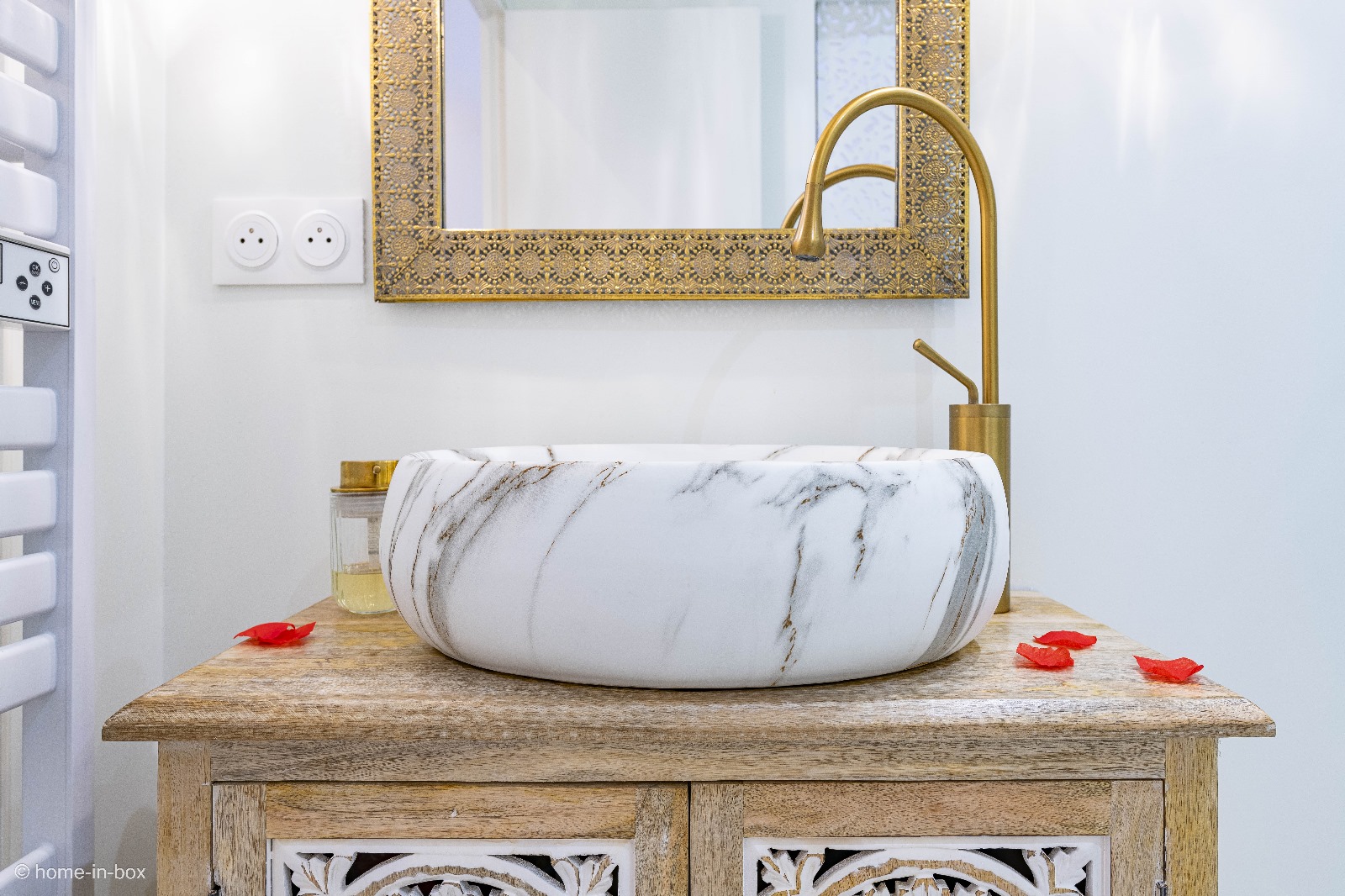 Suite 1001 nuits — Maison insolite avec Jacuzzi à Seine-et-Marne à Serris — environnement naturel
