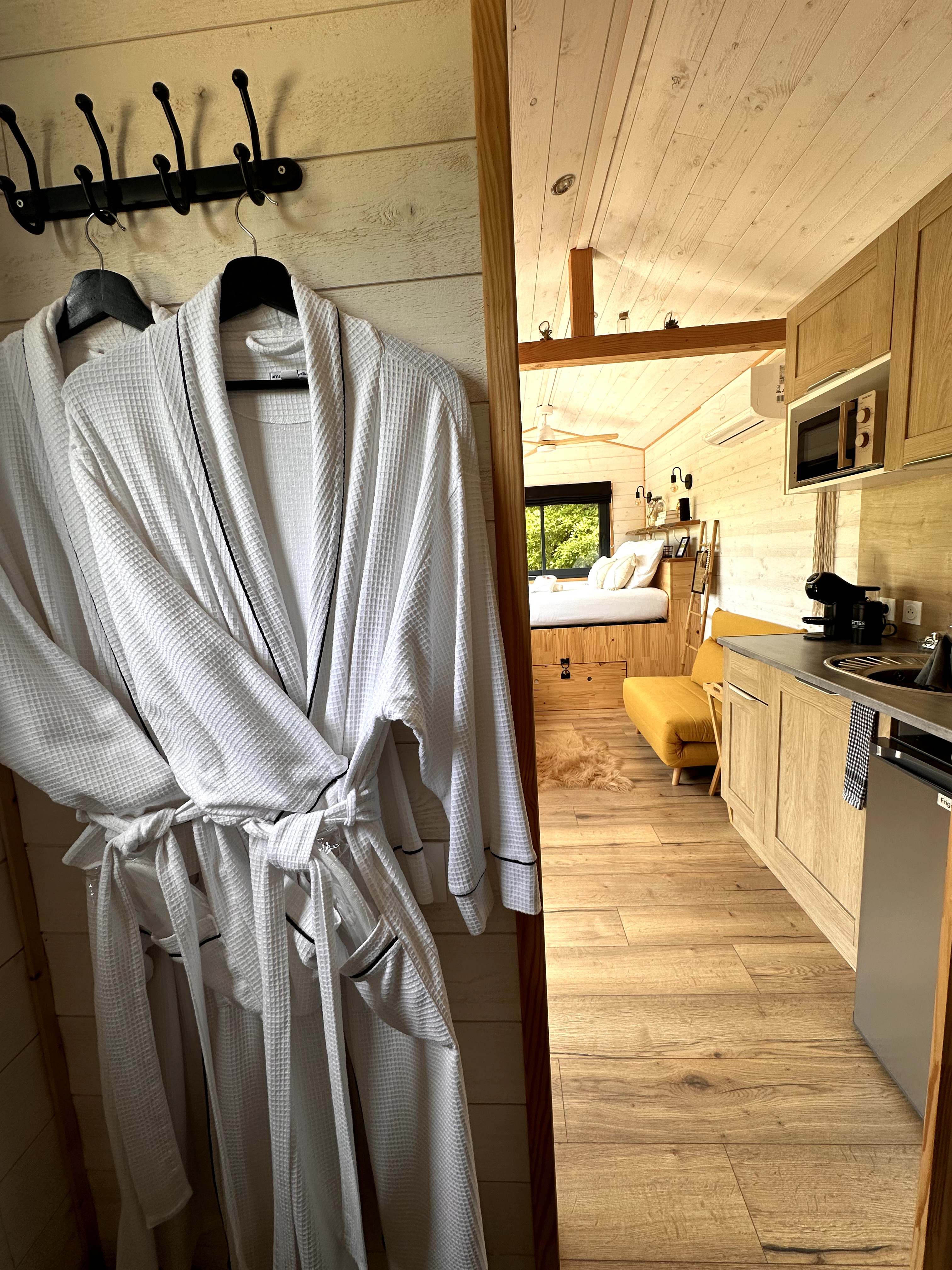 Tiny House Dolce Vita & Spa — Évasion romantique à Tarn-et-Garonne à Montauban — salle de bain