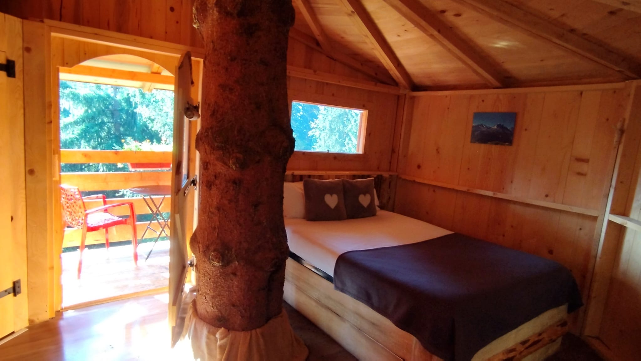 La Verte — Cabane dans les arbres avec vue panoramique à Haute-Savoie à Chamonix-Mont-Blanc — espace de vie