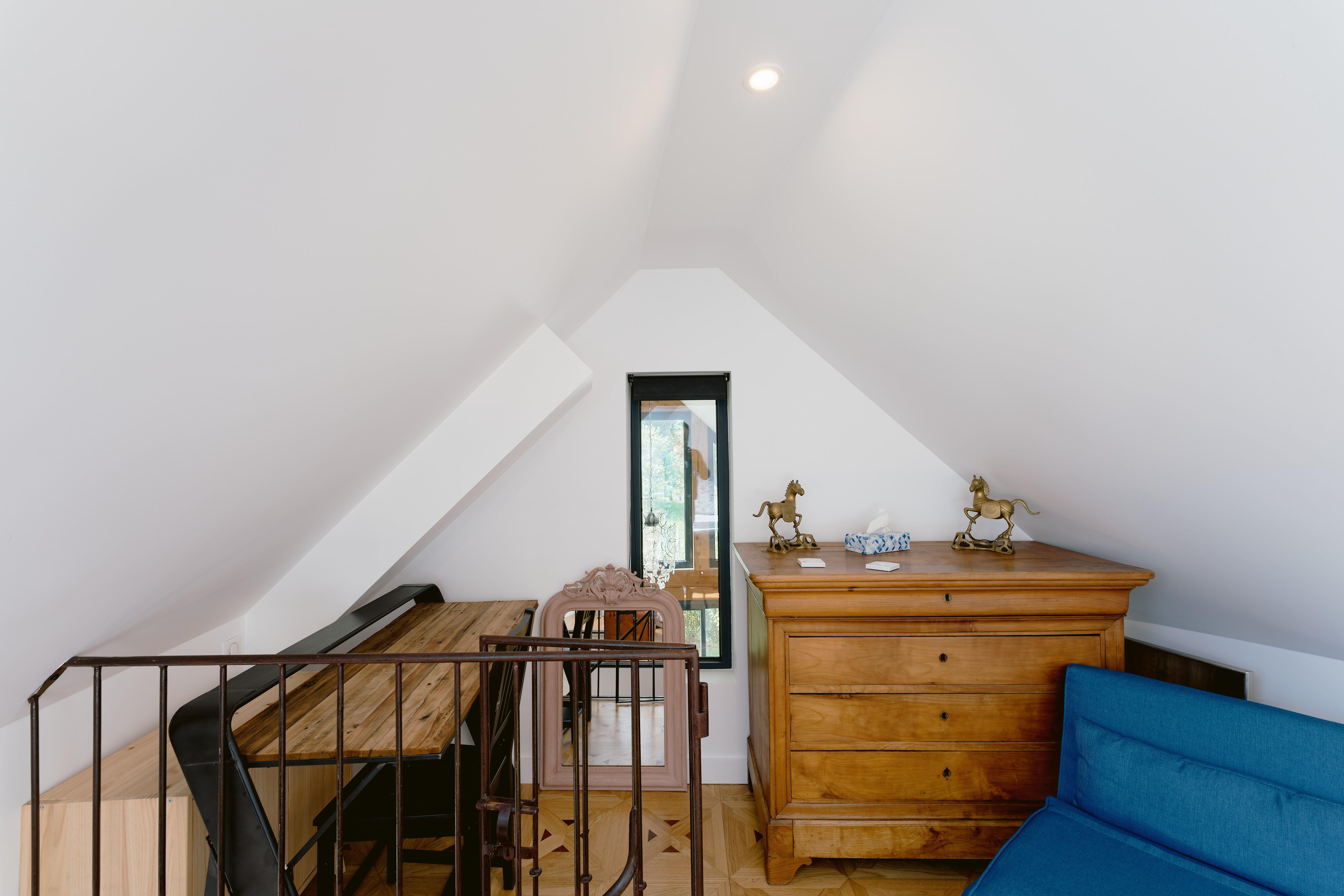 Bed & Bubbles — Suite romantique avec jacuzzi à Giverny à Giverny — détail architectural