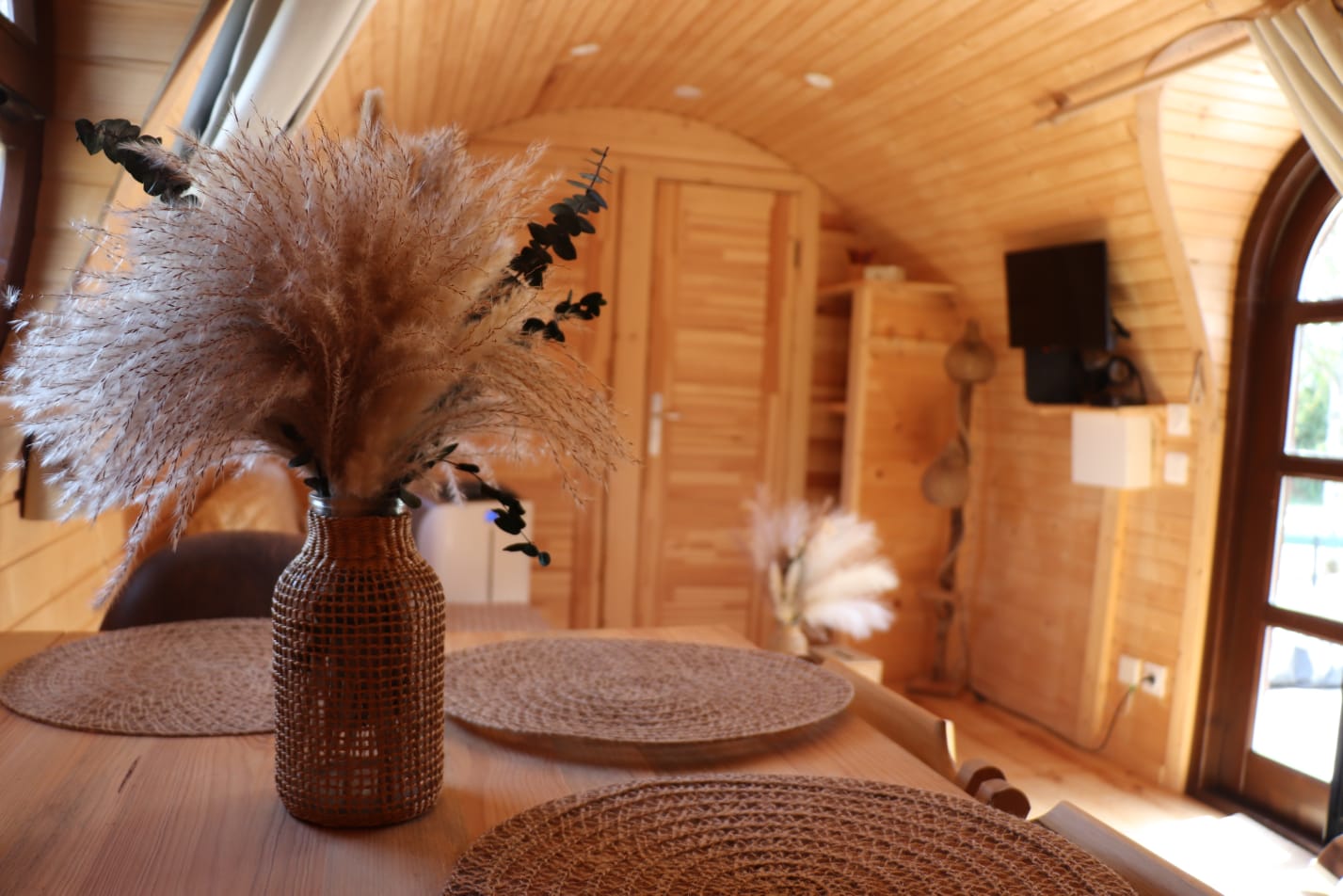 Le Mama Tonneau — Tonneau avec spa à Vieux-Château (Côte-d'Or) à Vieux-Château — cuisine