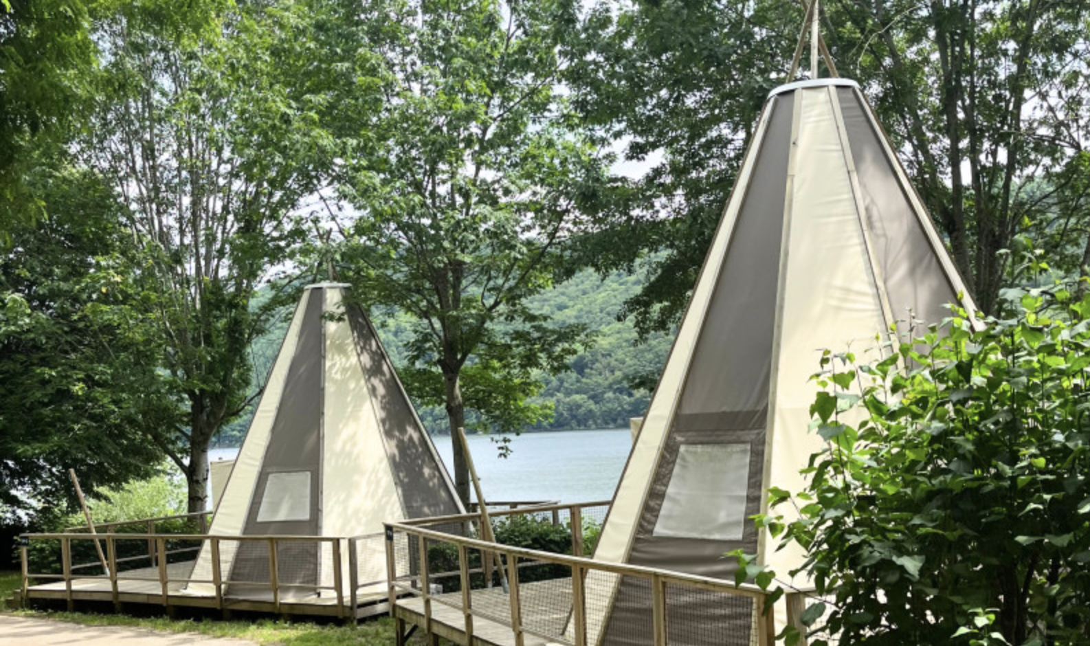 Un tipi enchanteur au cœur des Midi-Pyrénées à Thérondels — vue intérieure